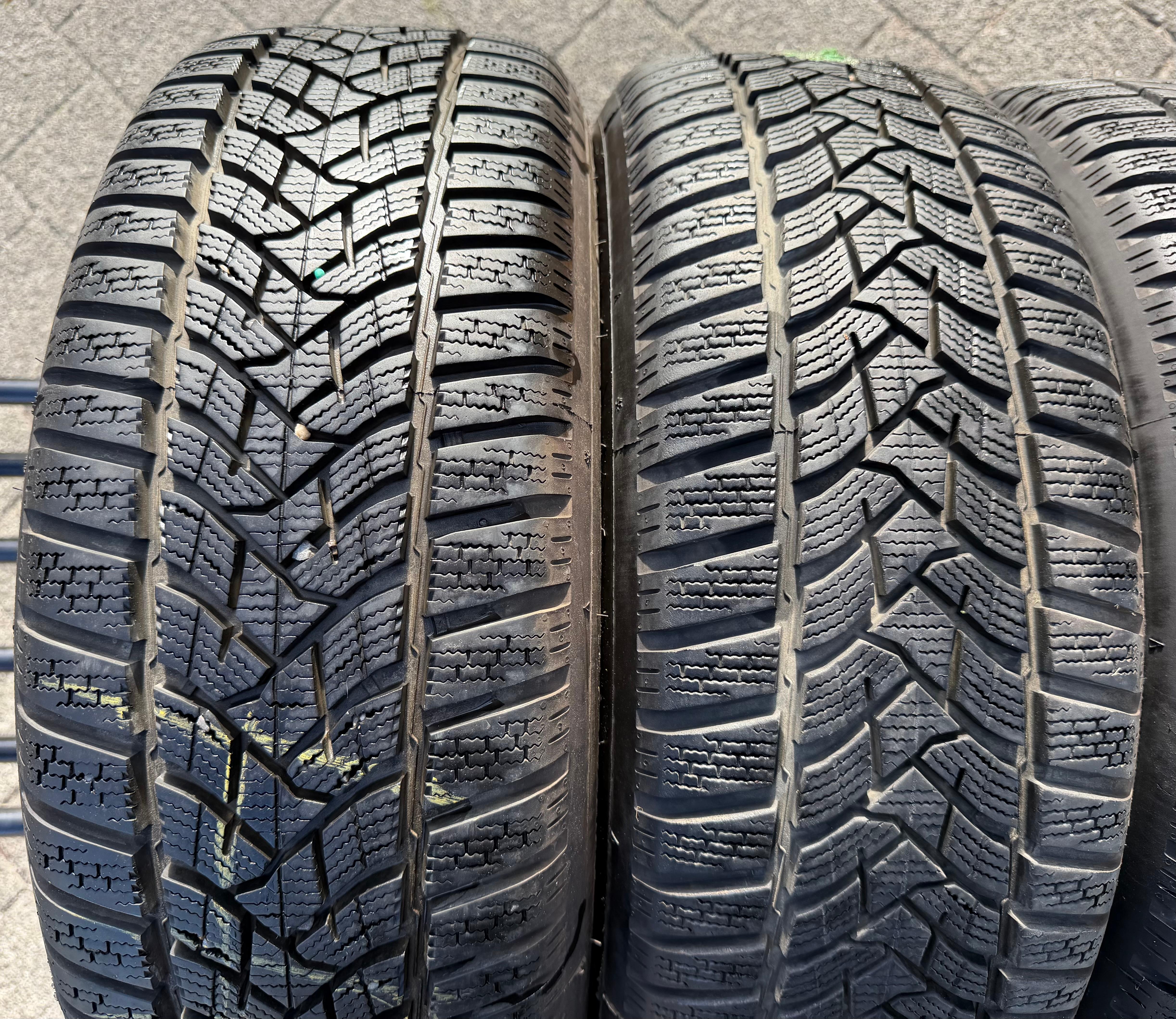 4 Original Alu Winterräder Skoda Karoq NU7 Nanuq 215/60R16 95H Dunlop 7,5-8MM