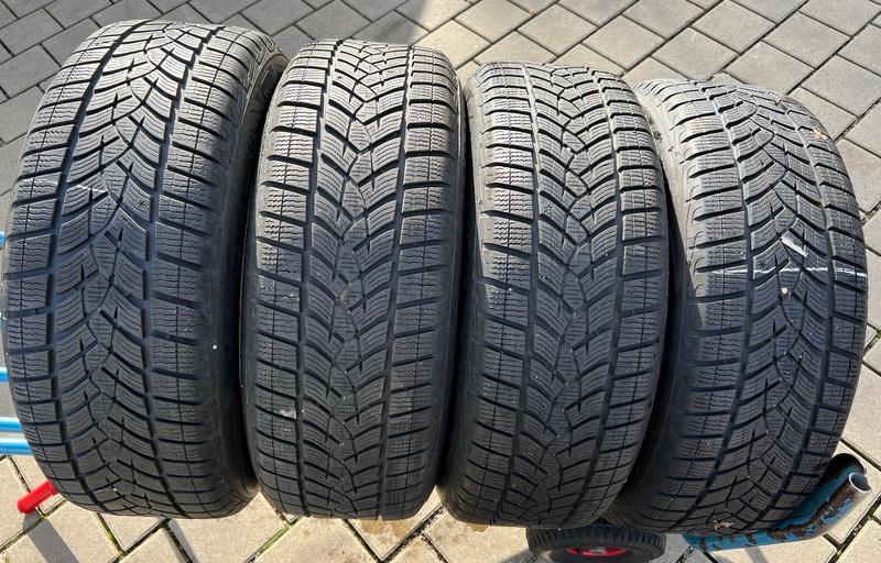 4 ALUMINIUM 17" WINTERWIELEN MERCEDES GLA 245G X156 2017 215/60R17 96H GOODYEAR