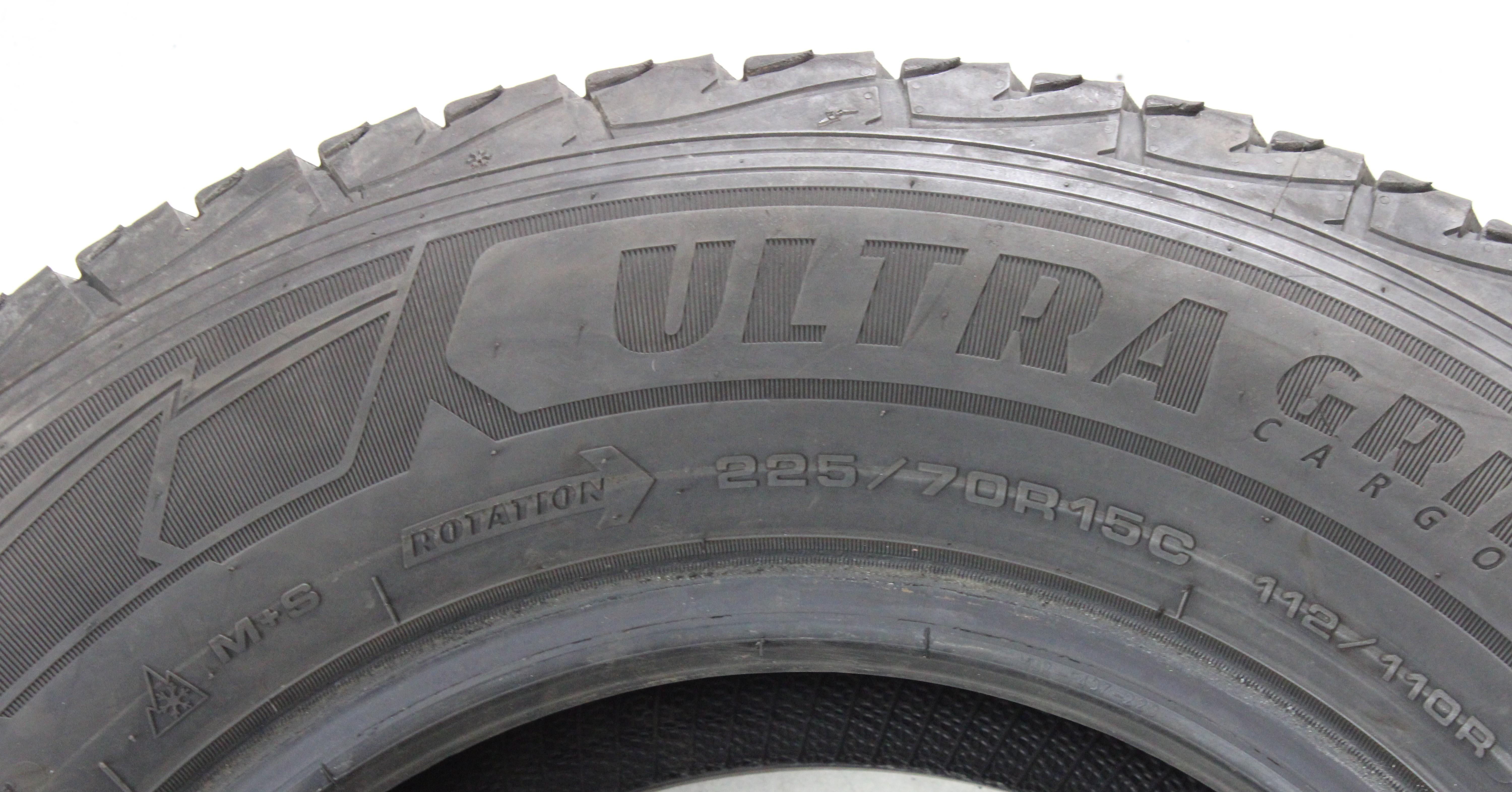 2 x 225/70R15C 112/110R Winterreifen Goodyear Ultra Grip Cargo 4,5-5mm 2022
