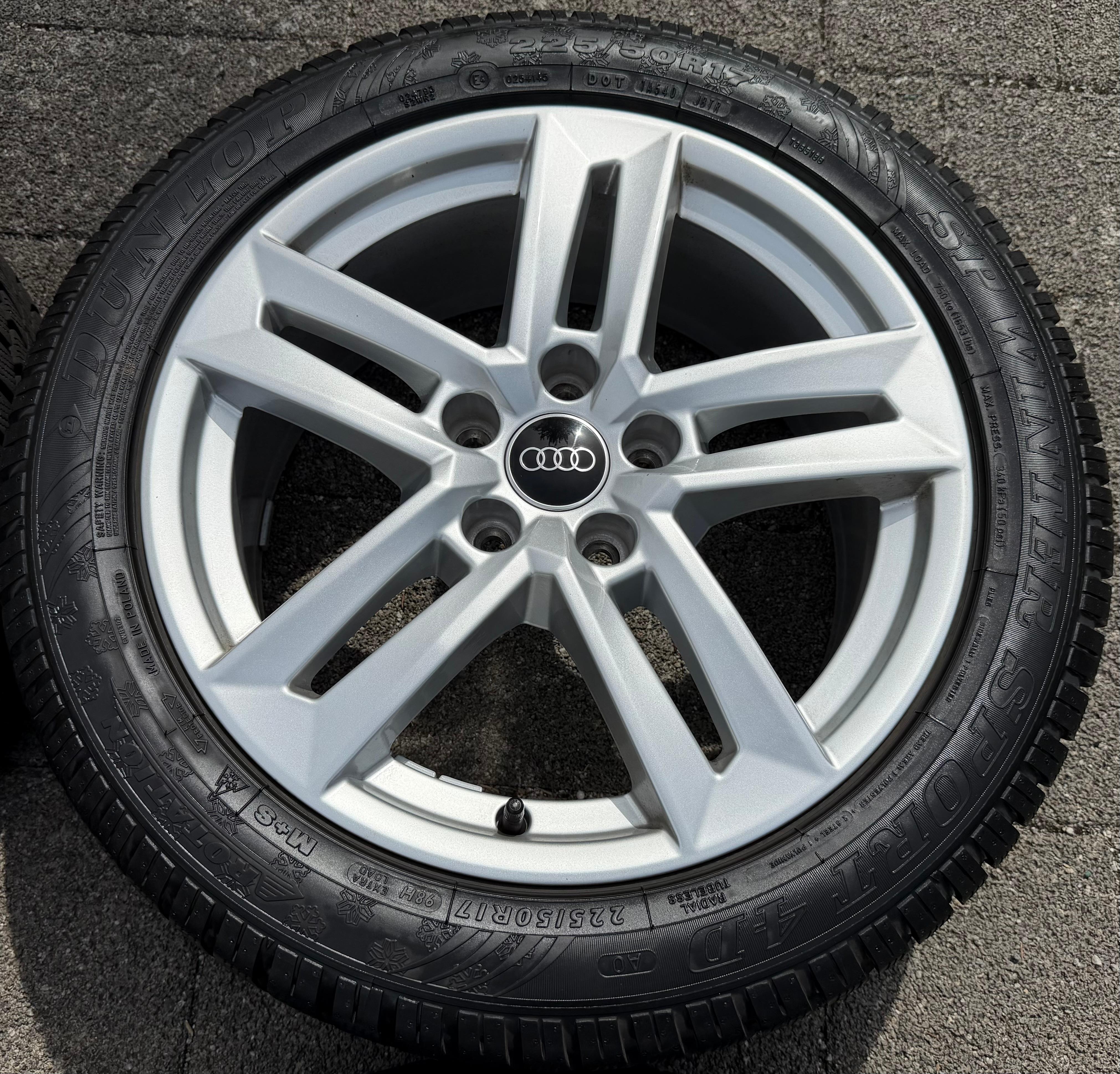4 Original 17" Alu Winterräder Audi A4 B9 8W 8W0601025P 225/50R17 98H Dunlop 2024