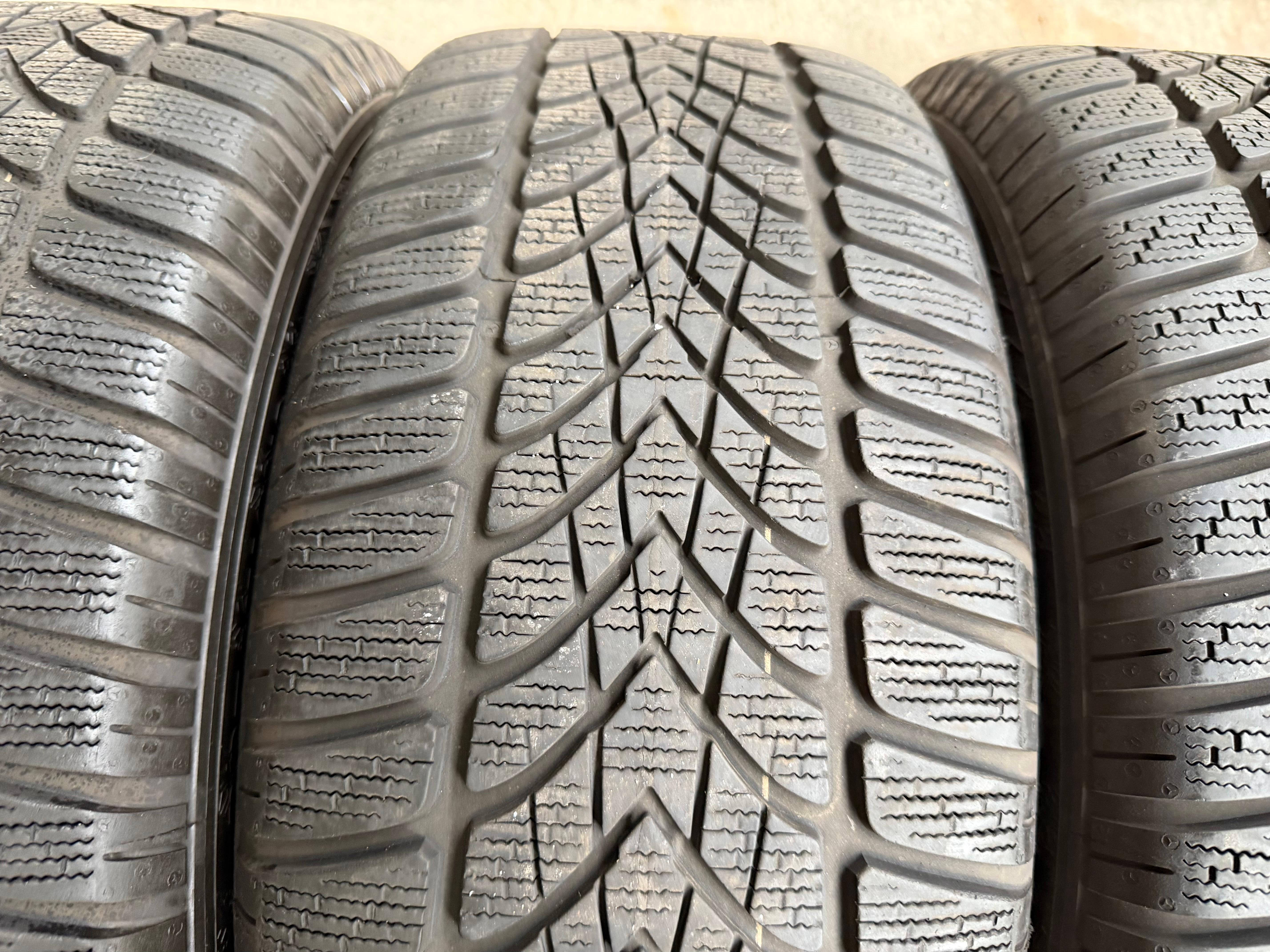 4 Original 17" Alu Winterräder Audi A4 B9 8W 8W0601025P 225/50R17 98H Dunlop