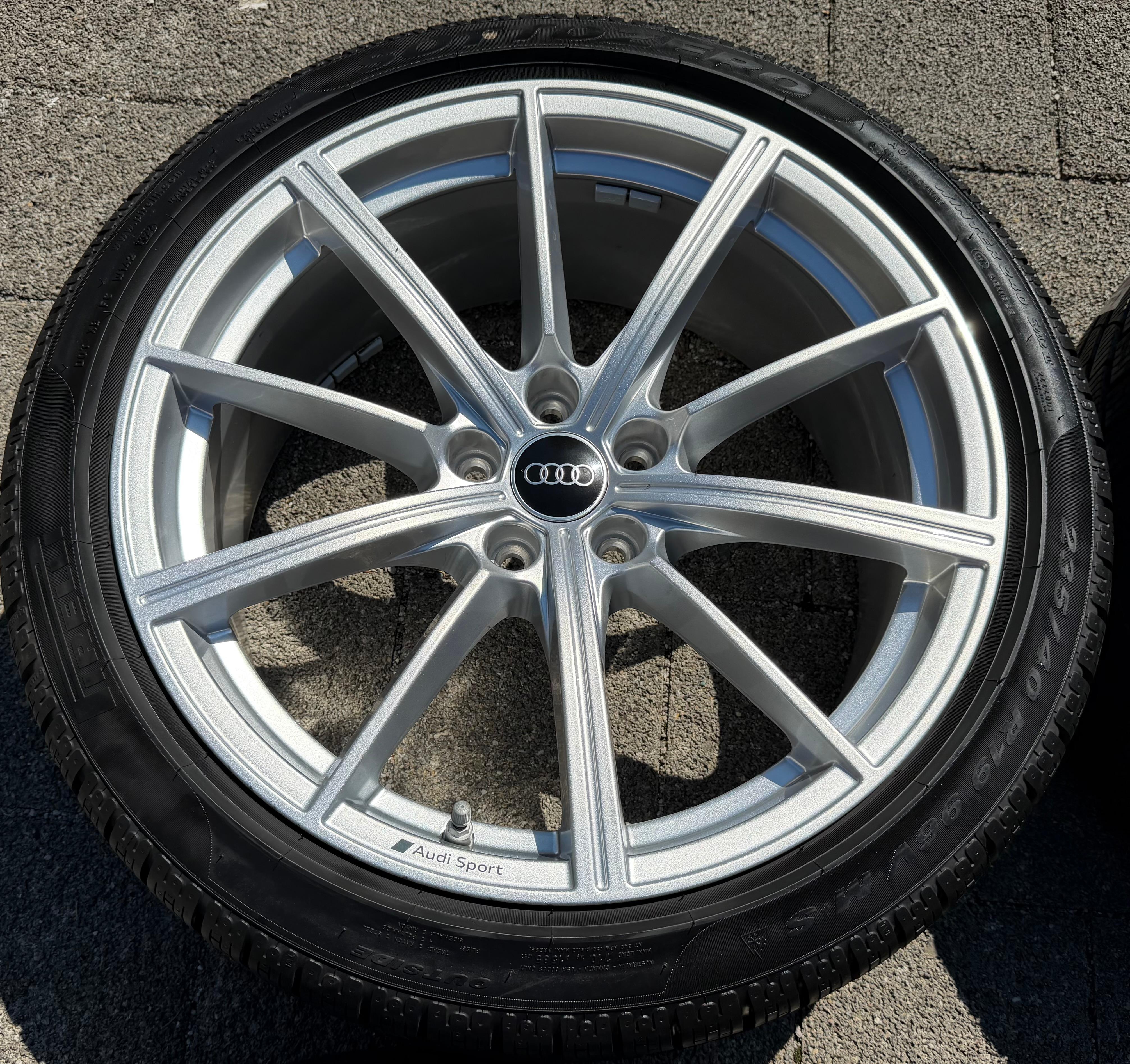 4 Original 19" Alu Winterräder Audi RS4 RS5 8W 8W0601025CP 235/40R19 96V Pirelli