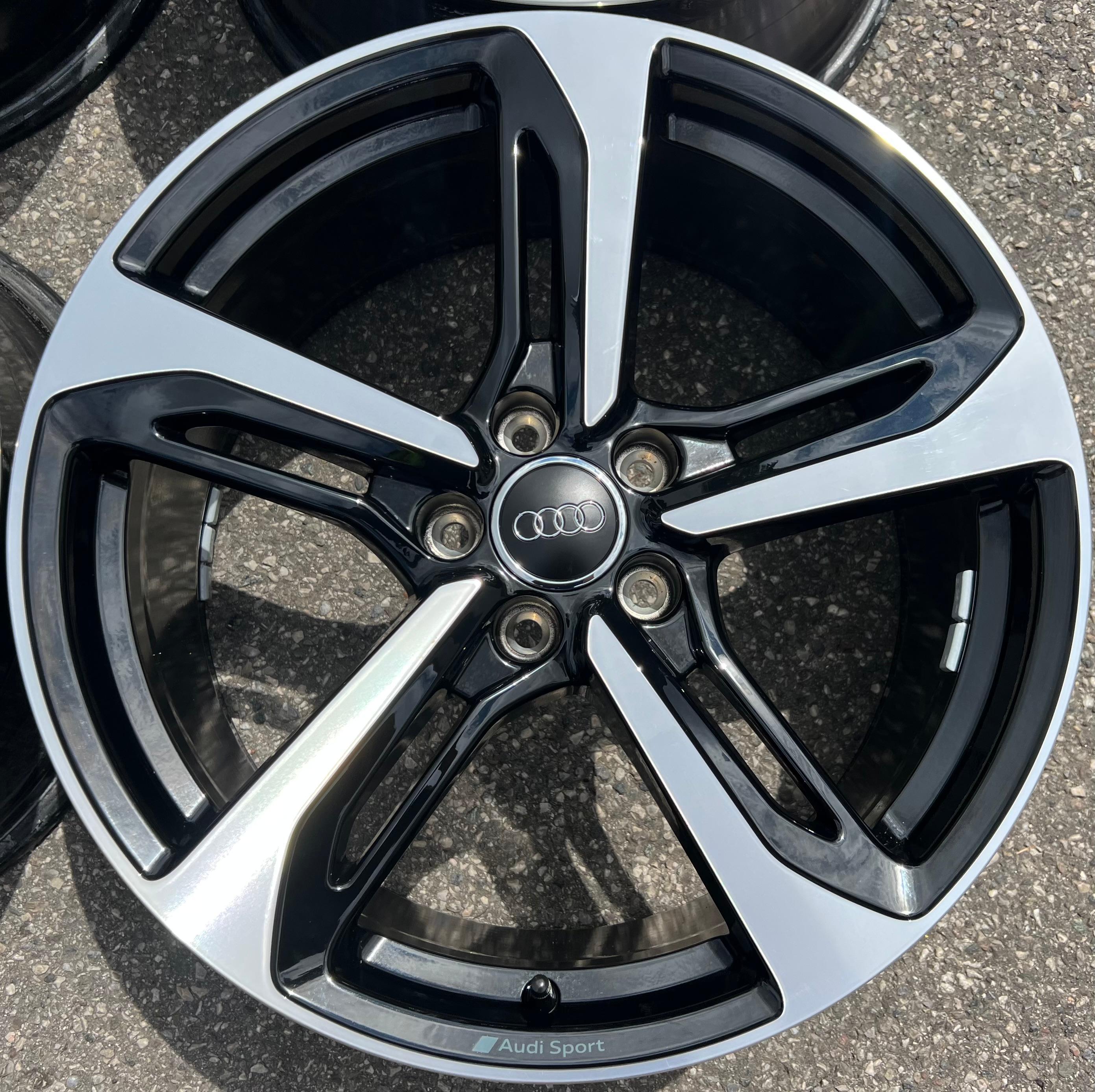 4 CERCHI IN LEGA DA 19" ORIGINALI AUDI TT 8S 8S0601025BD 9x19 ET52 SPEDIZIONE GRATUITA