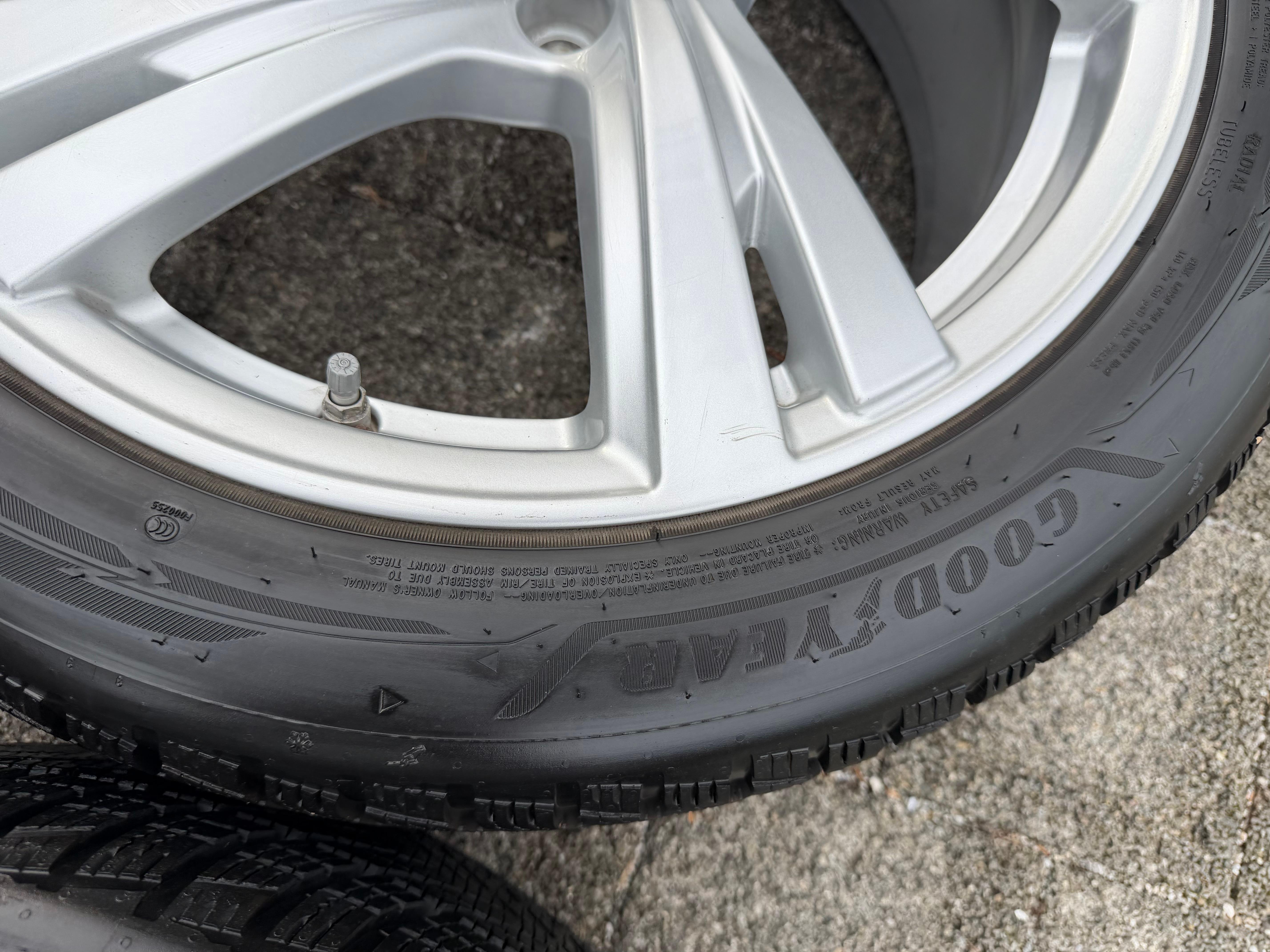 4 RUEDAS DE ALEACIÓN ORIGINALES DE INVIERNO DE 18" AUDI A5 S5 FU2 B10 8B3601025C 235/45R18 98H 2024