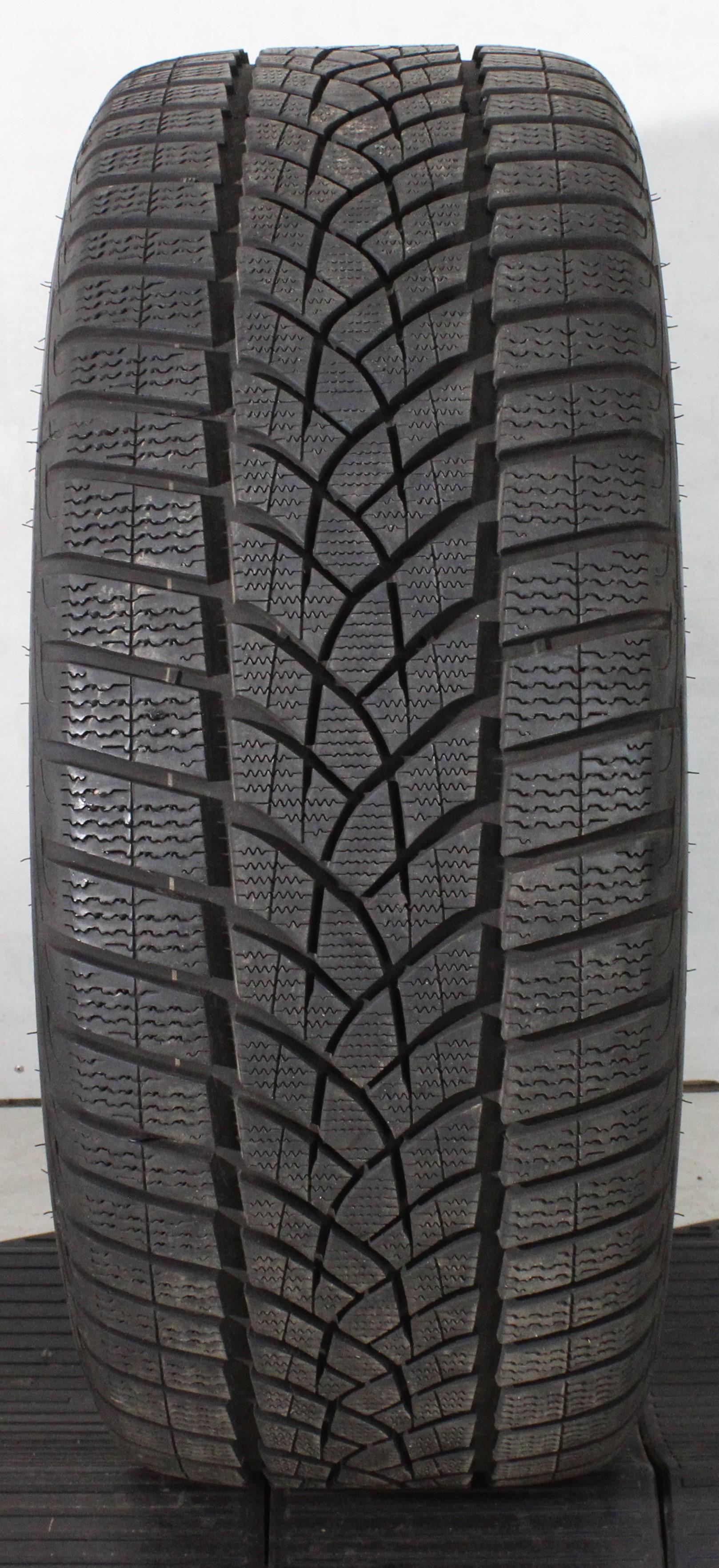 1 x 265/40R20 104V Winterreifen Goodyear Ultra Grip Performance GEN-1 AO 7,5mm 2023