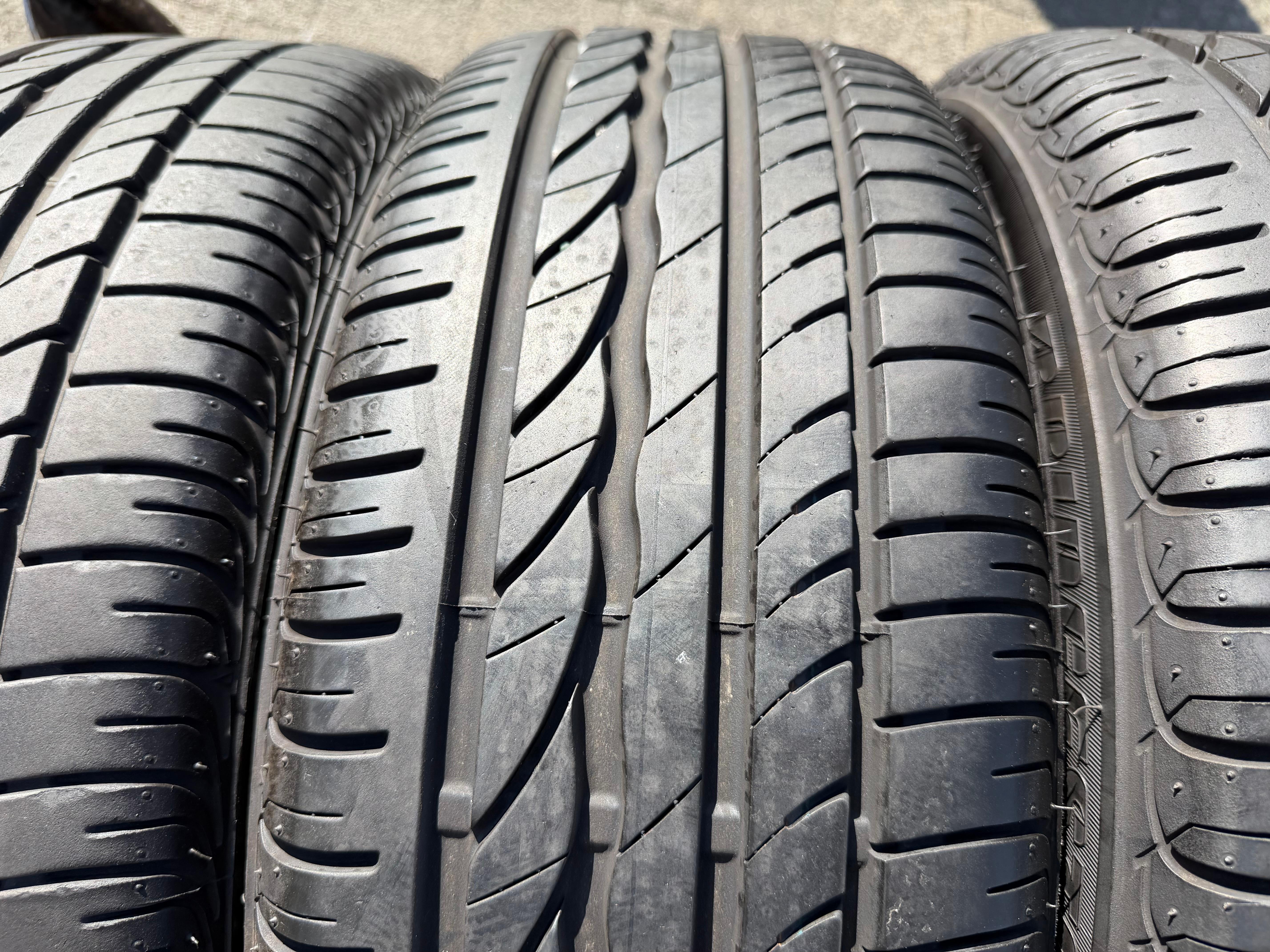 4 ruote estive originali in lega VW Golf 5 6 Touran Jetta Caddy 2K5601025G 205/55R16 94H