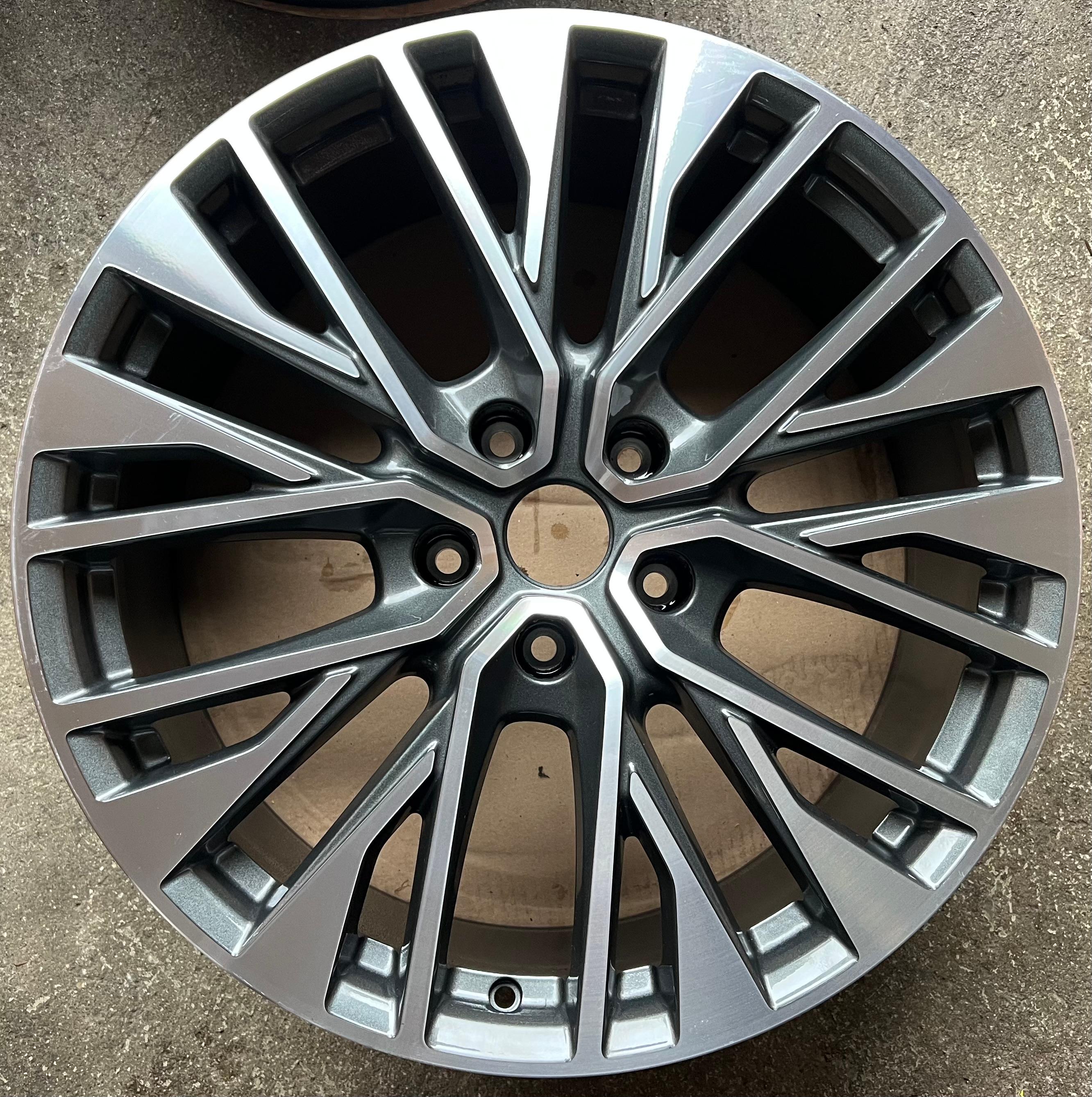1 cerchio in lega originale da 21" per Audi A6 e-tron 85E 85E601025M 8,5x21 ET46