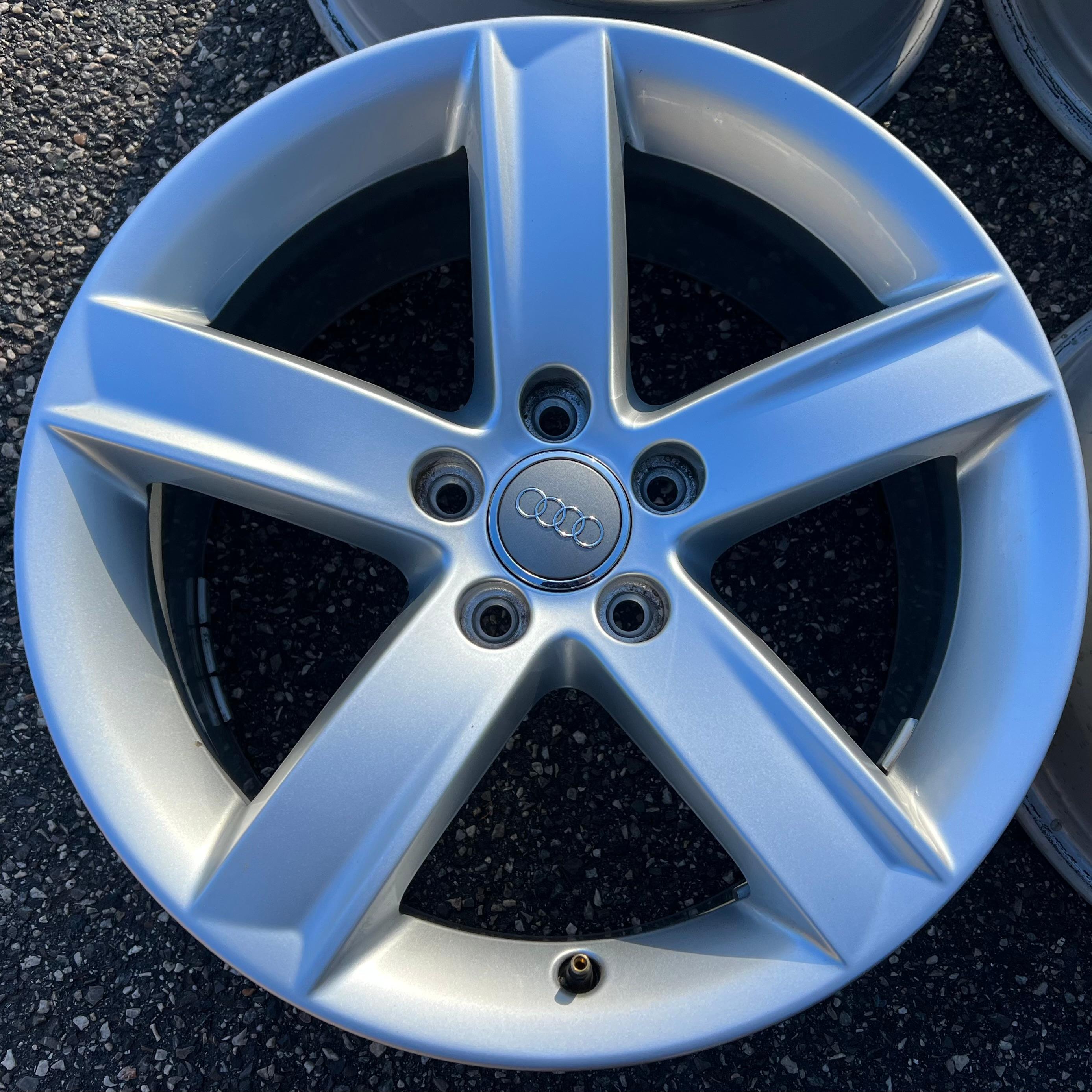4 CERCHI ORIGINALI IN ALLUMINIO DA 17" AUDI A5 8T 8T0071497 CONSEGNA GRATUITA