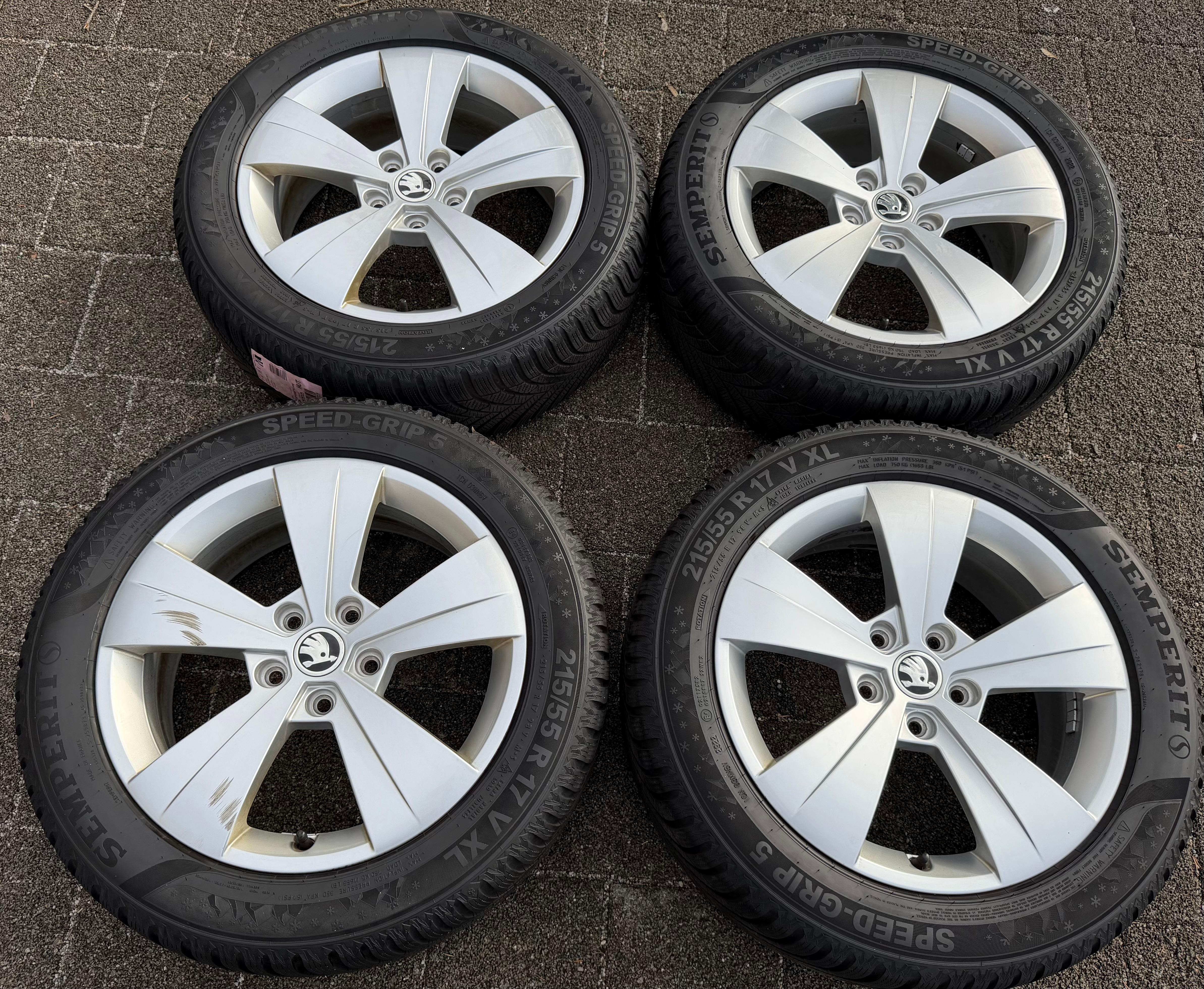 4 ruedas de invierno de aluminio originales de 16" para Skoda Superb III 3V 215/55R17 98V 3V0601025AS