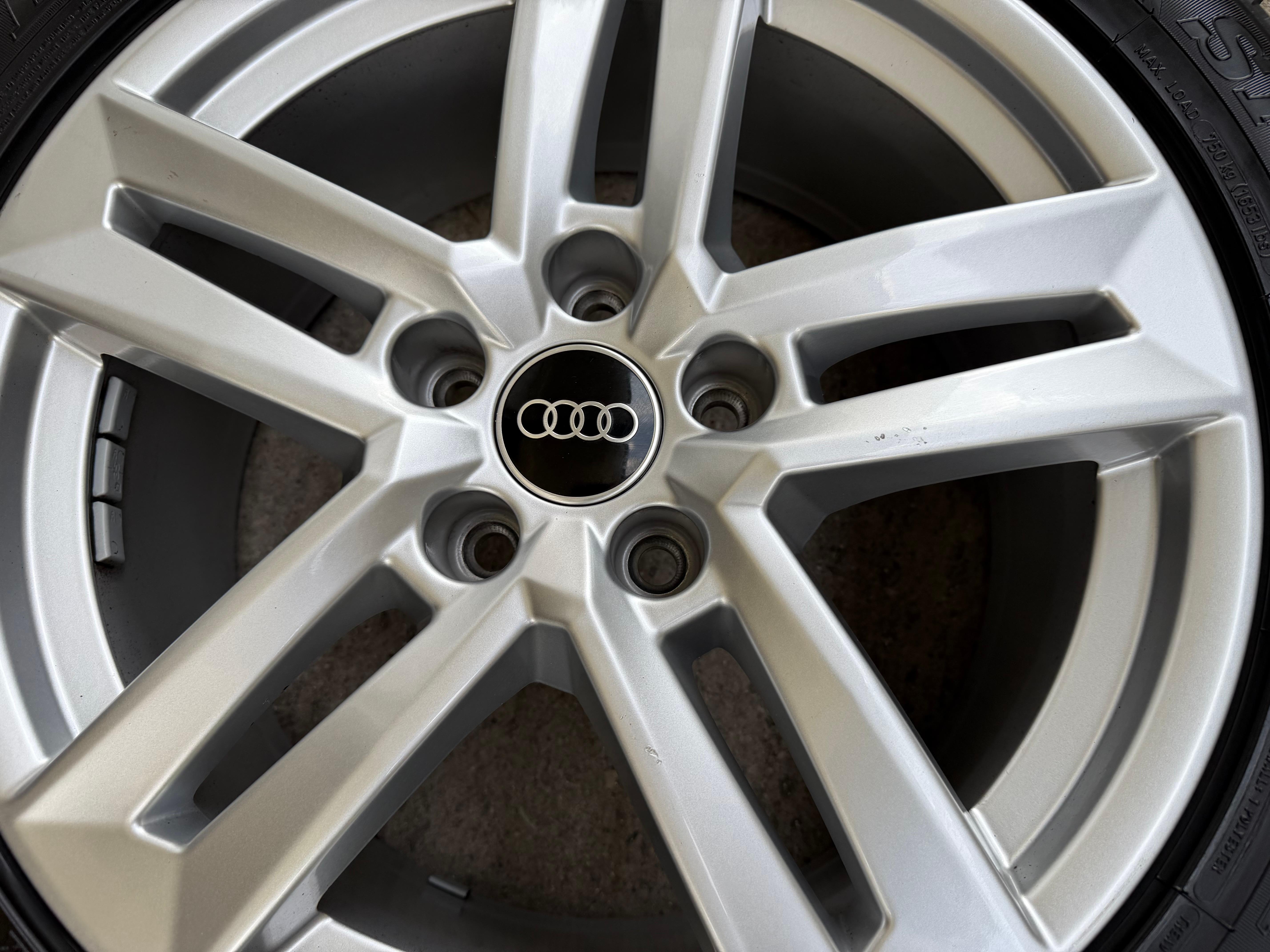 4 Original 17" Alu Winterräder Audi A4 B9 8W 8W0601025P 225/50R17 98H Dunlop