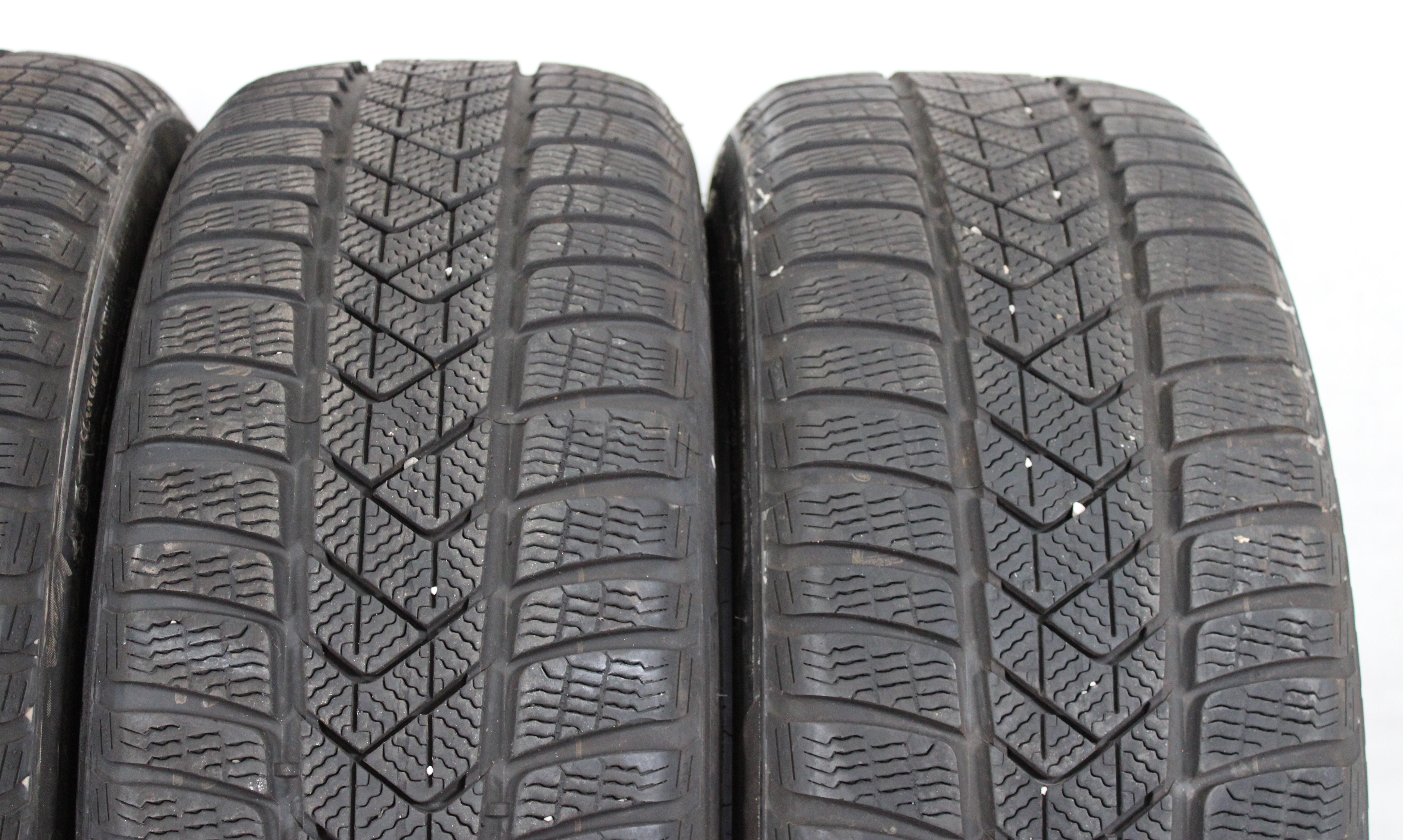 4 x 225/45R19 96V pneumatici invernali Pirelli Sottozero 3 Runflat 6,5-7mm 2x2019/2x2020 *