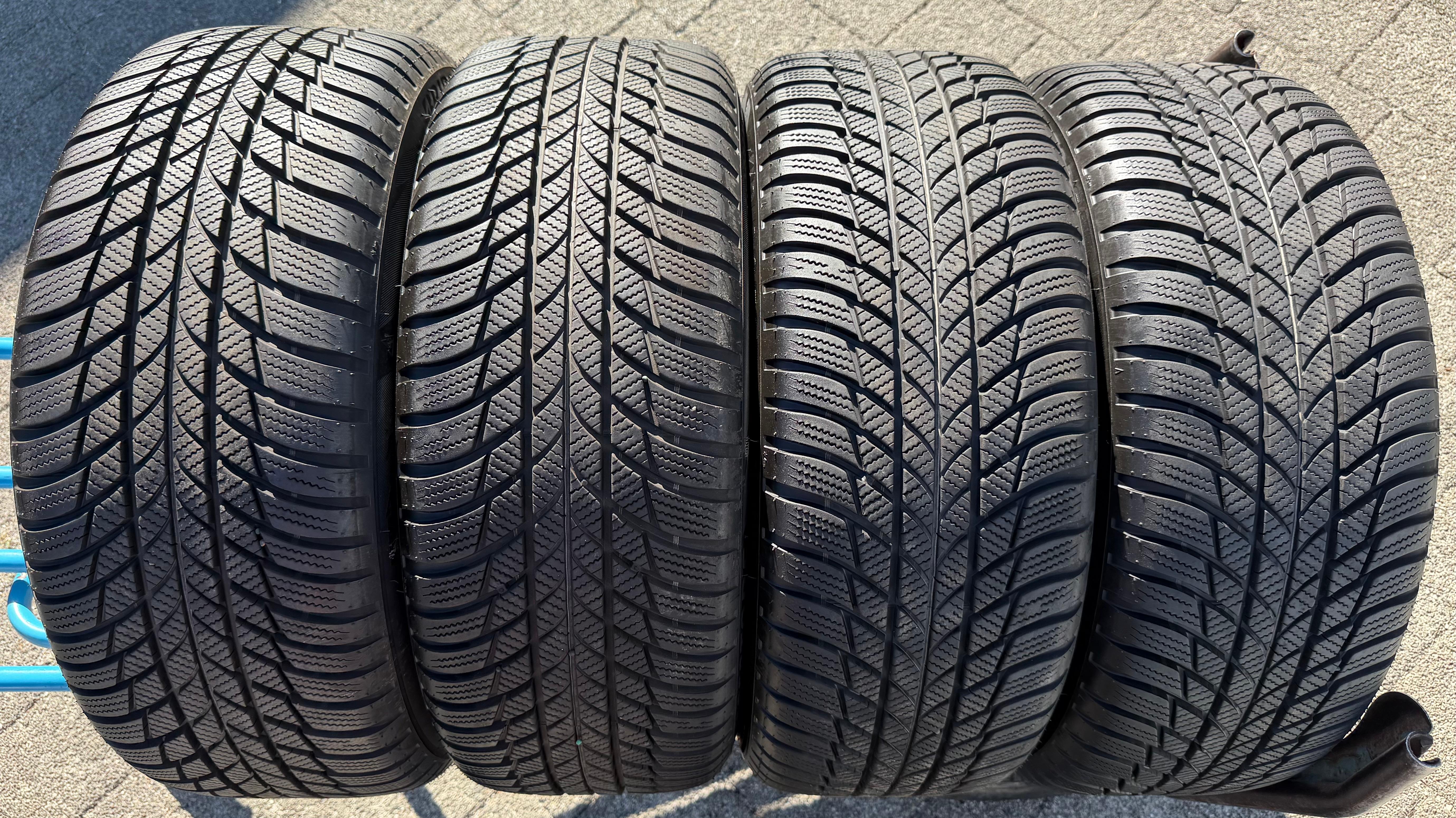 4 ruote in lega originali da 17" invernali Audi A5 F5 8W 225/50R17 98H 8W0601025AE Bridgestone