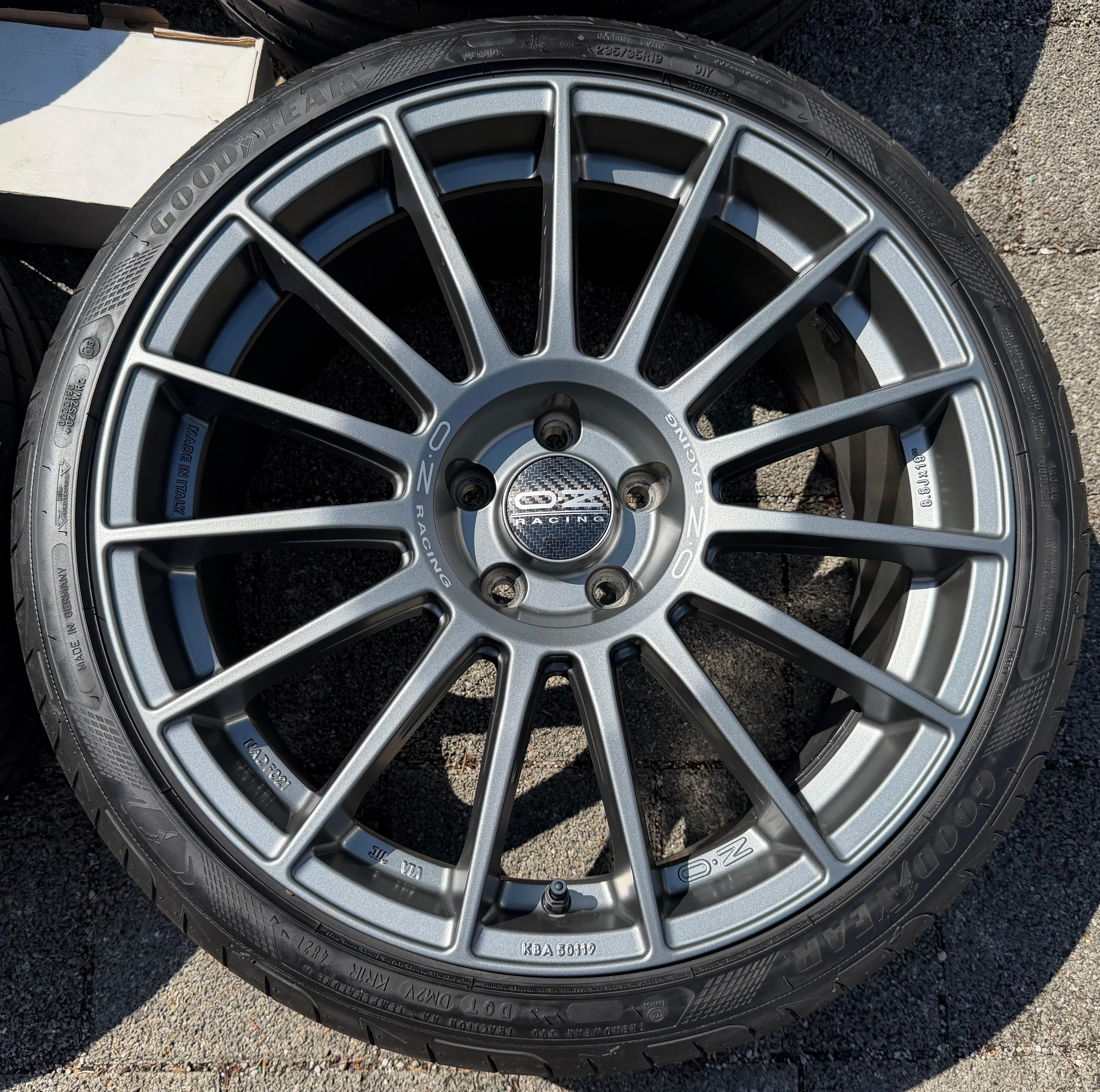 Cerchi estivi in alluminio da 4 OZ e 19" per Mercedes Classe C, CLK, CLC, SLK AMG con pneumatici Goodyear