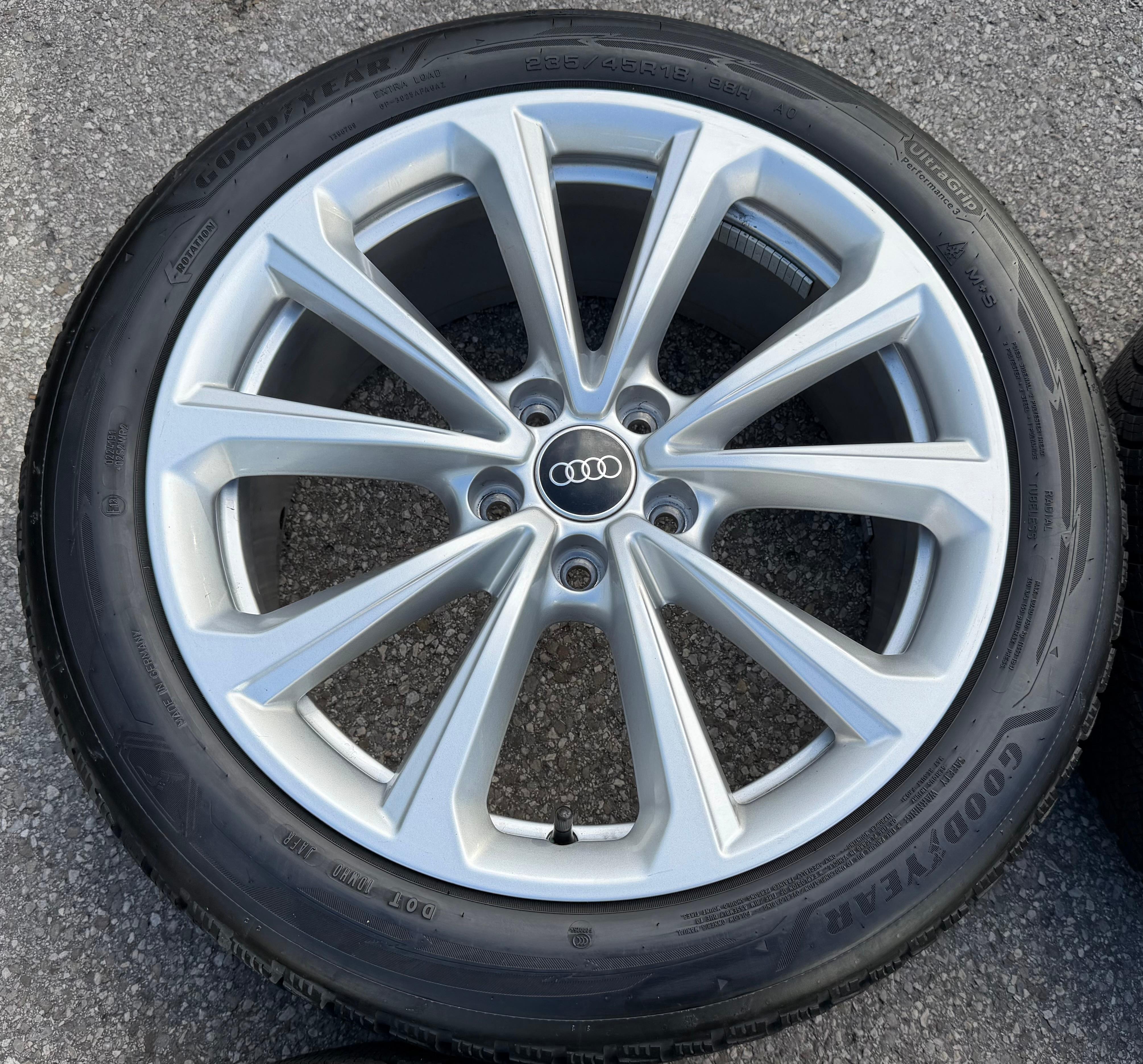 4 RUEDAS DE ALUMINIO ORIGINALES DE INVIERNO AUDI A5 S5 FU2 B10 8B3601025D 235/45R18 98H 2024