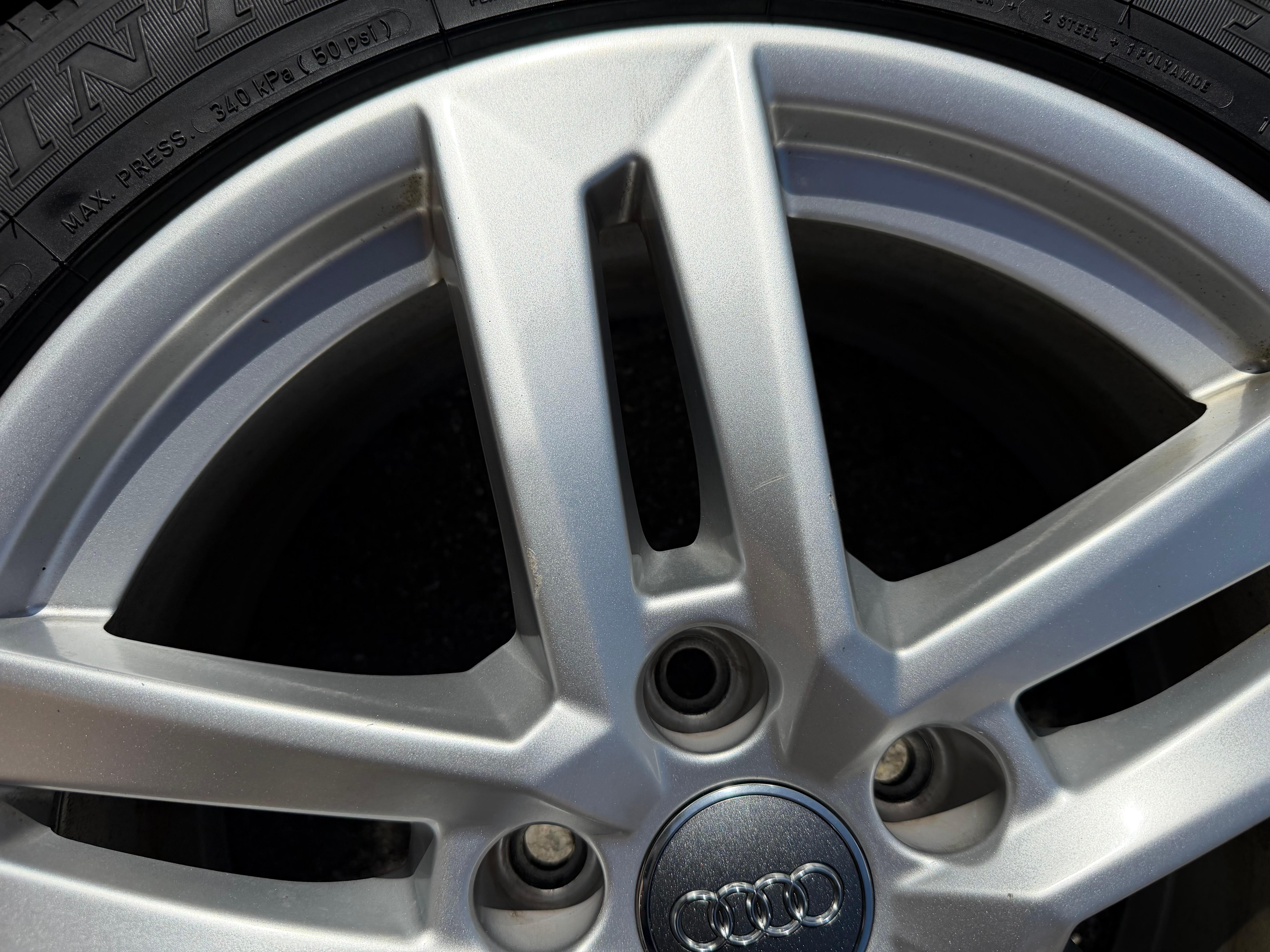 4 Original 17" Alufelgen Audi A4 8W B9 8W0601025P 7x17 ET42 Felgen