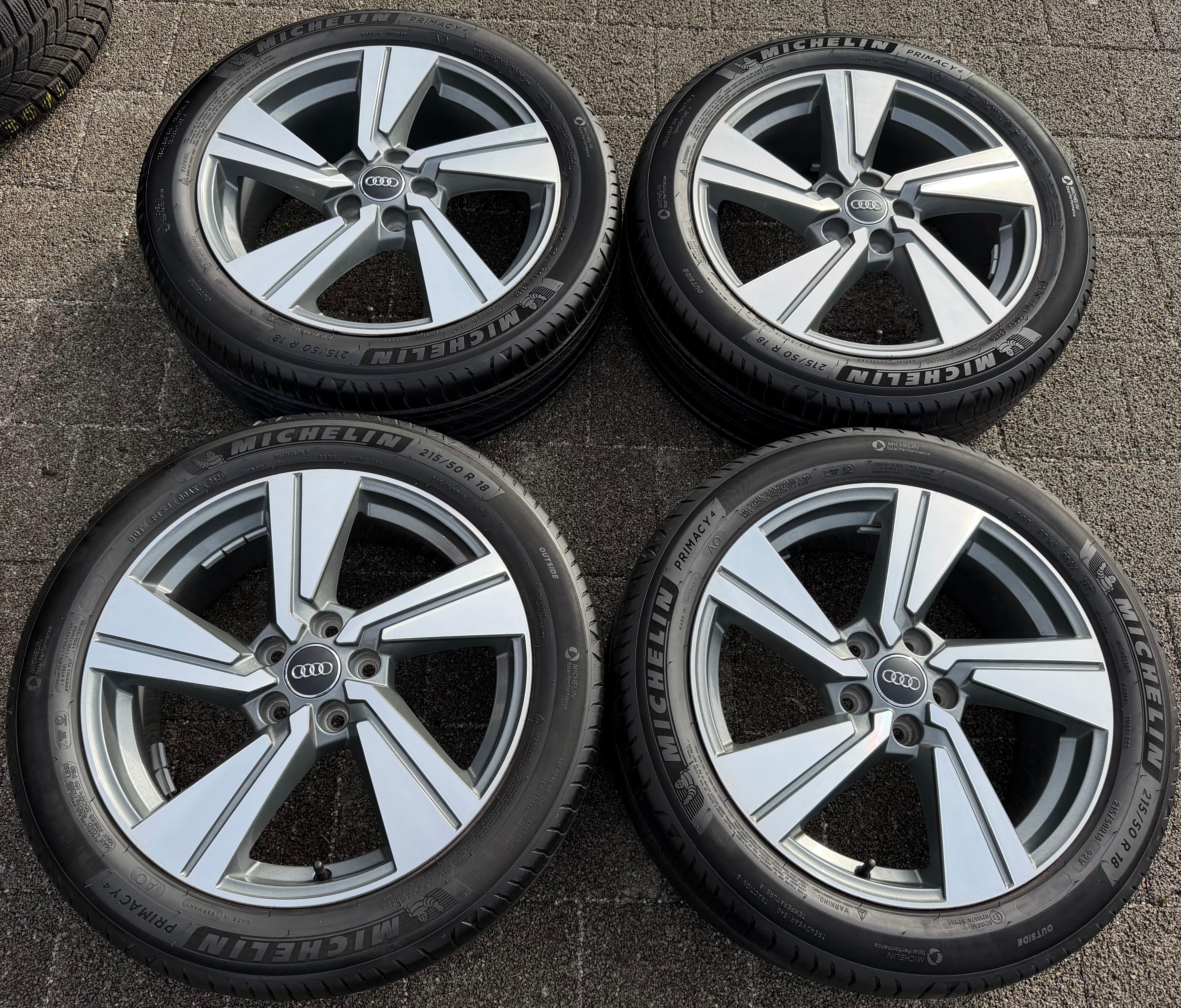 4 Original 18" Alu Sommerräder Audi Q2 SQ2 81A601025G 215/50R18 92W Michelin