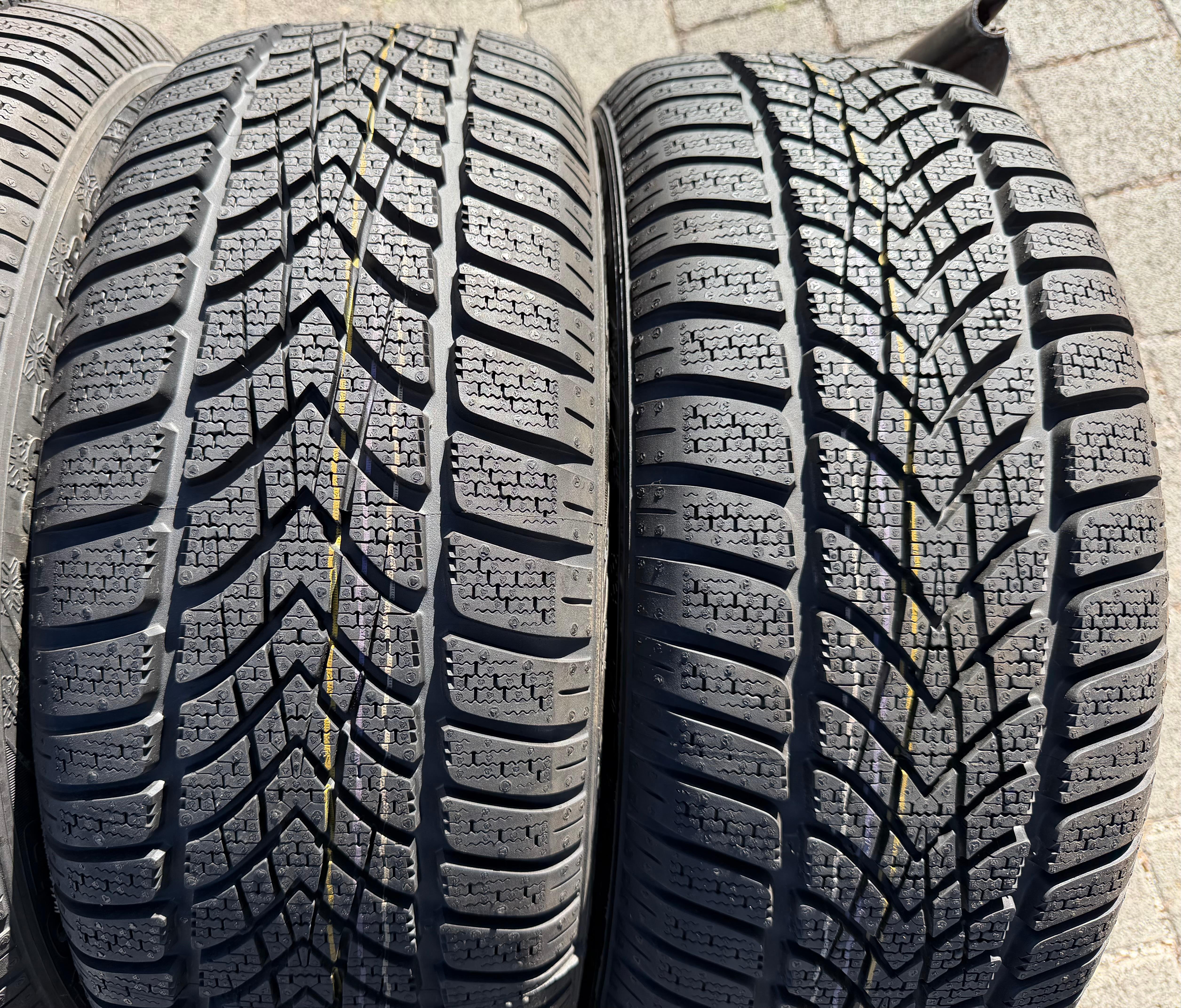 4 ruote invernali VW Golf 7 Audi A3 8V Seat Leon 5F Skoda Octavia 5E 205/55R16 91H Dunlop