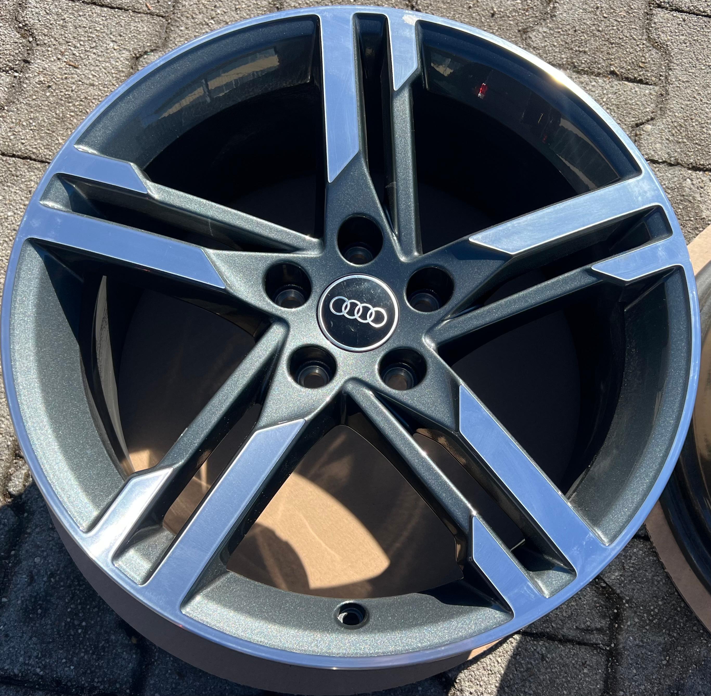 4 ORIGINELE 18" ALUMINIUM VELGEN VOOR AUDI A4 8W 8W0601025M 8x18 ET40