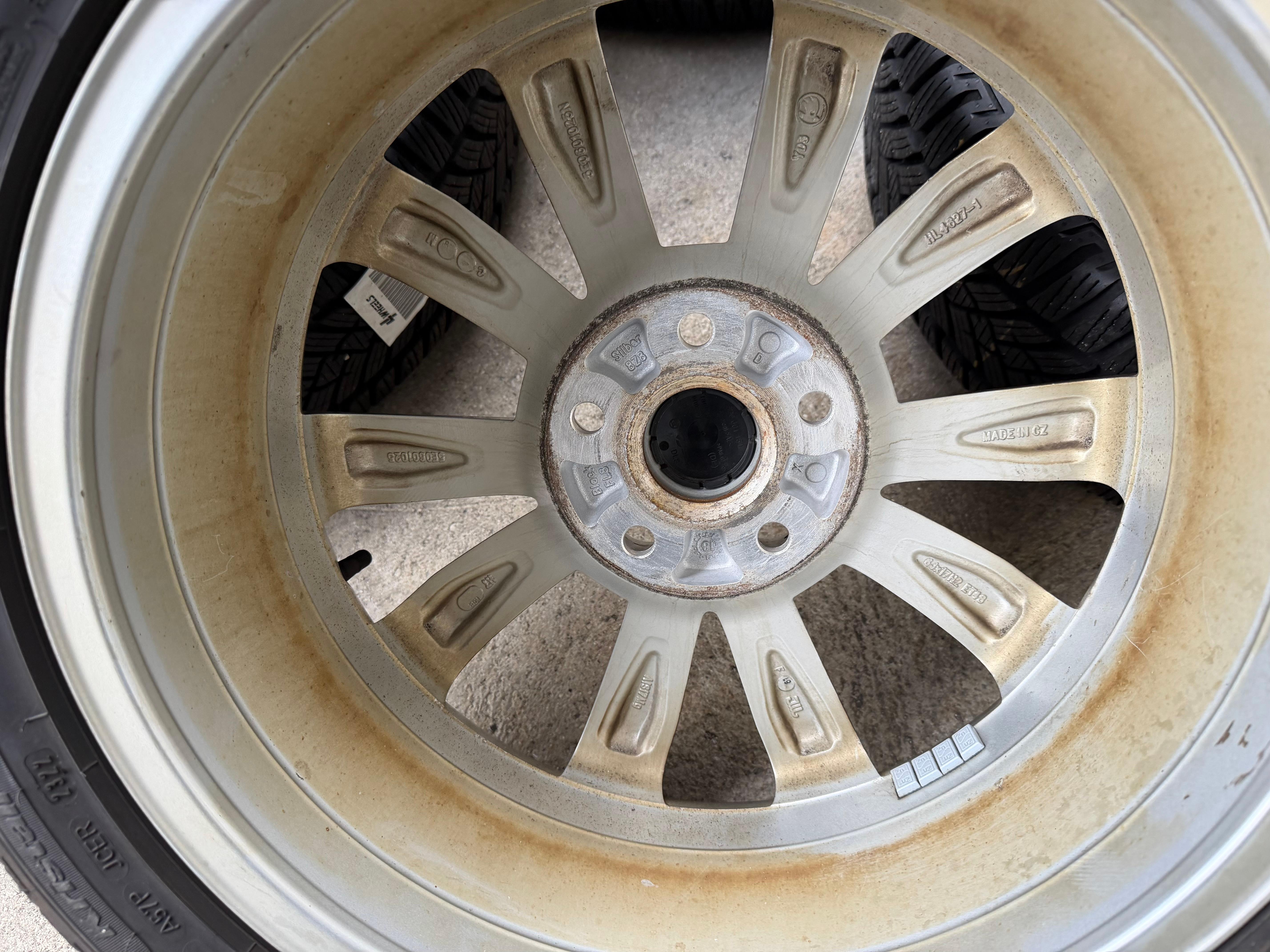 4 Original 17" Alu Winterräder Skoda Octavia 3 5E 5E0601025 205/50R17 93V FULDA