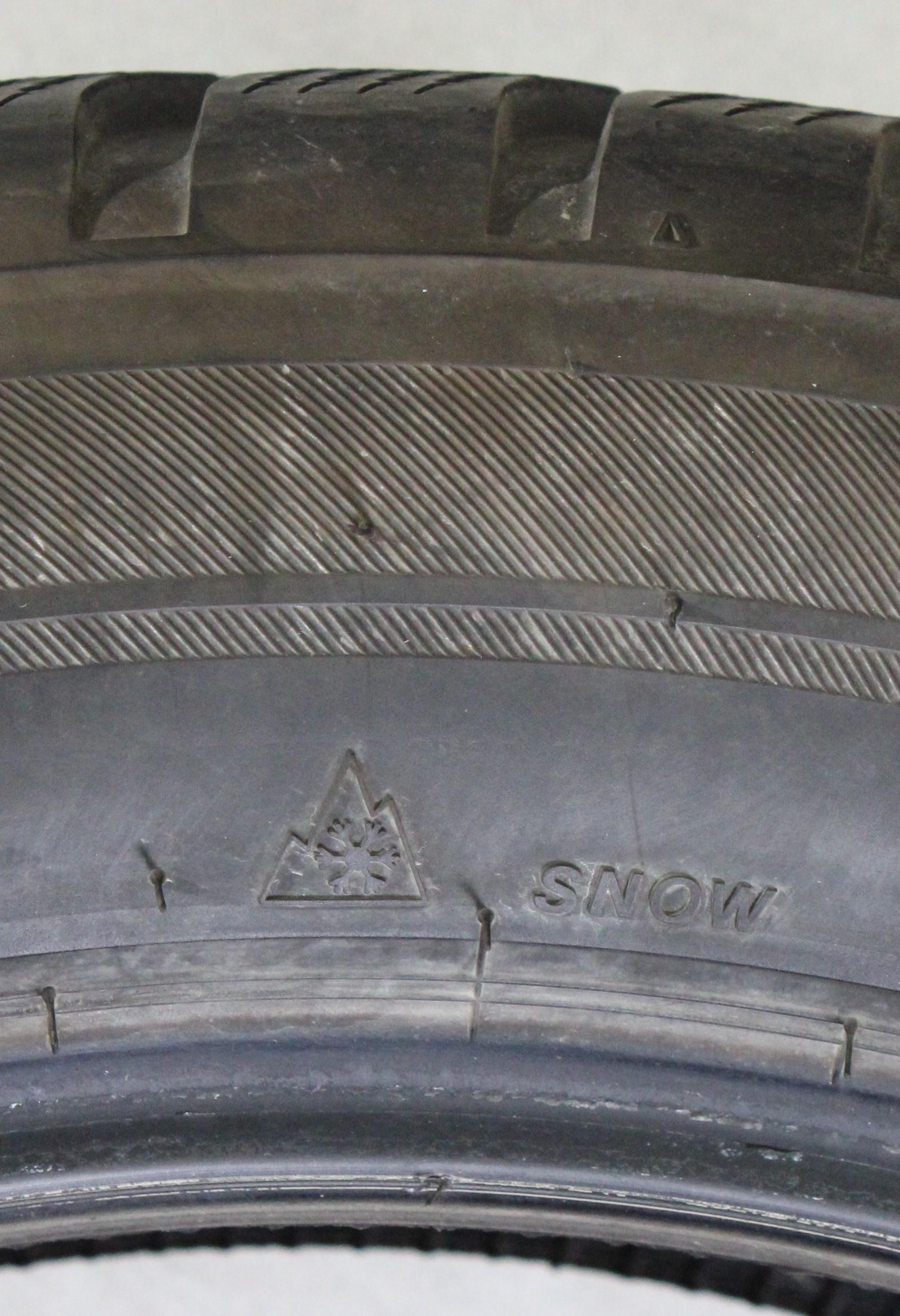 2 x 255/50R20 109H Winterreifen Bridgestone Blizzak LM001 AO 7mm 2019
