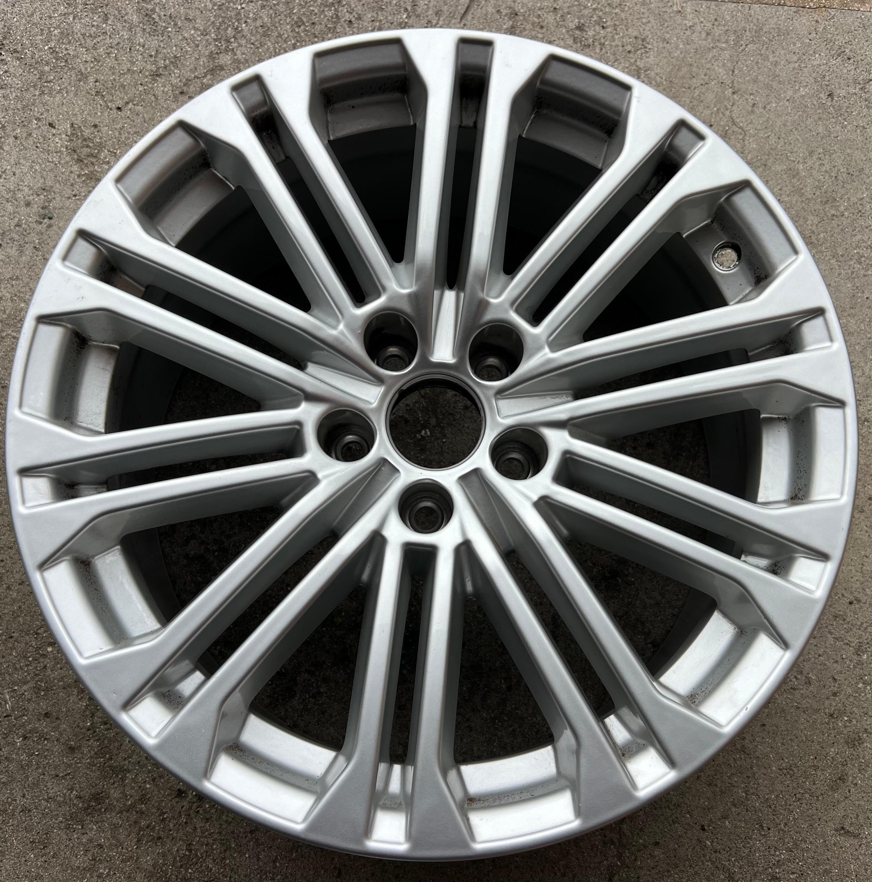 1X  ORIGINAL 18" ALUFELGE AUDI A5 S5 F9 8W 8W0601025EE 8x18 ET31 FREIHAUS