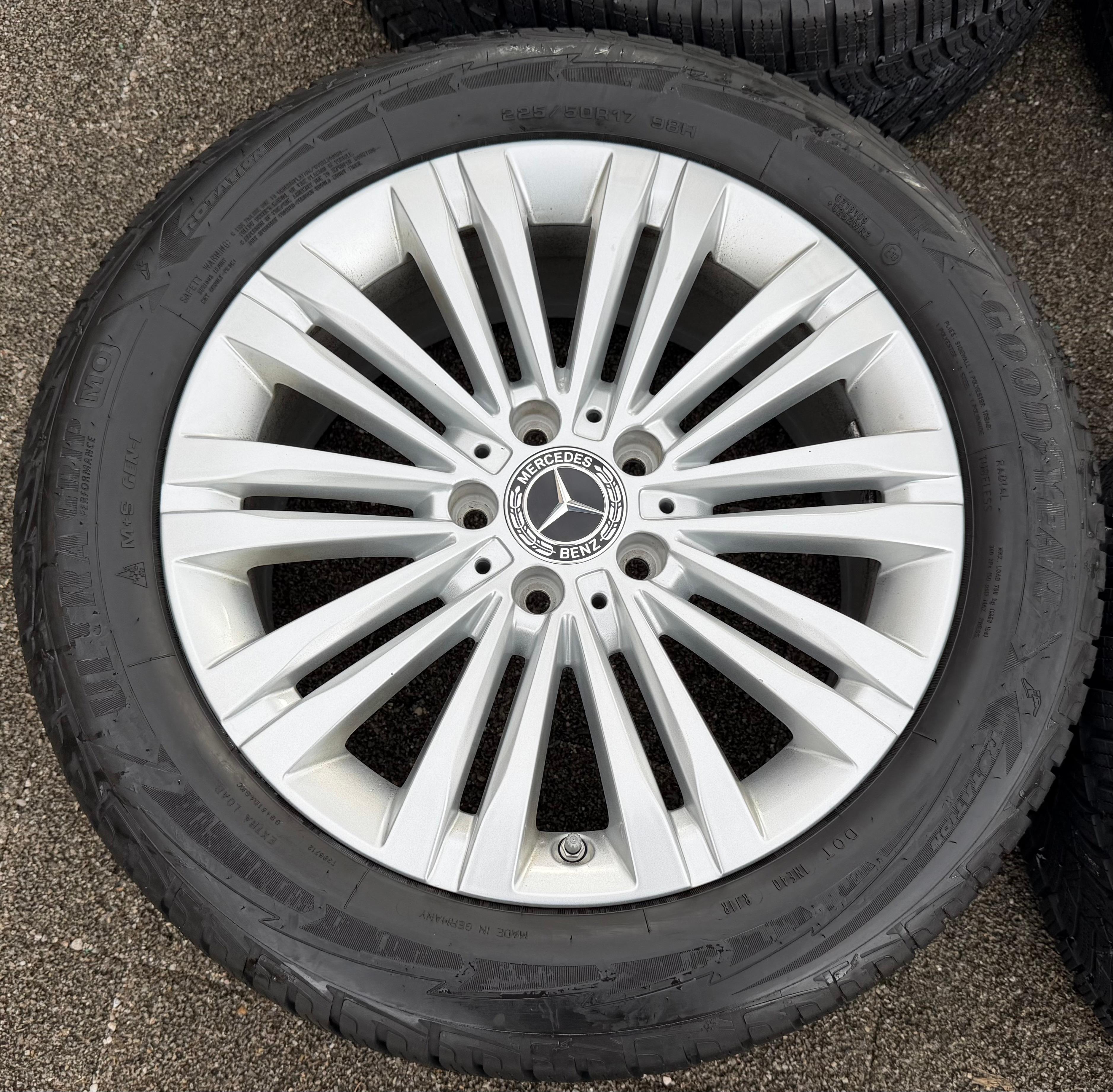 4 Original 17" Alu Winterräder Mercedes C-Klasse W206 A2064014400 2024 Goodyear