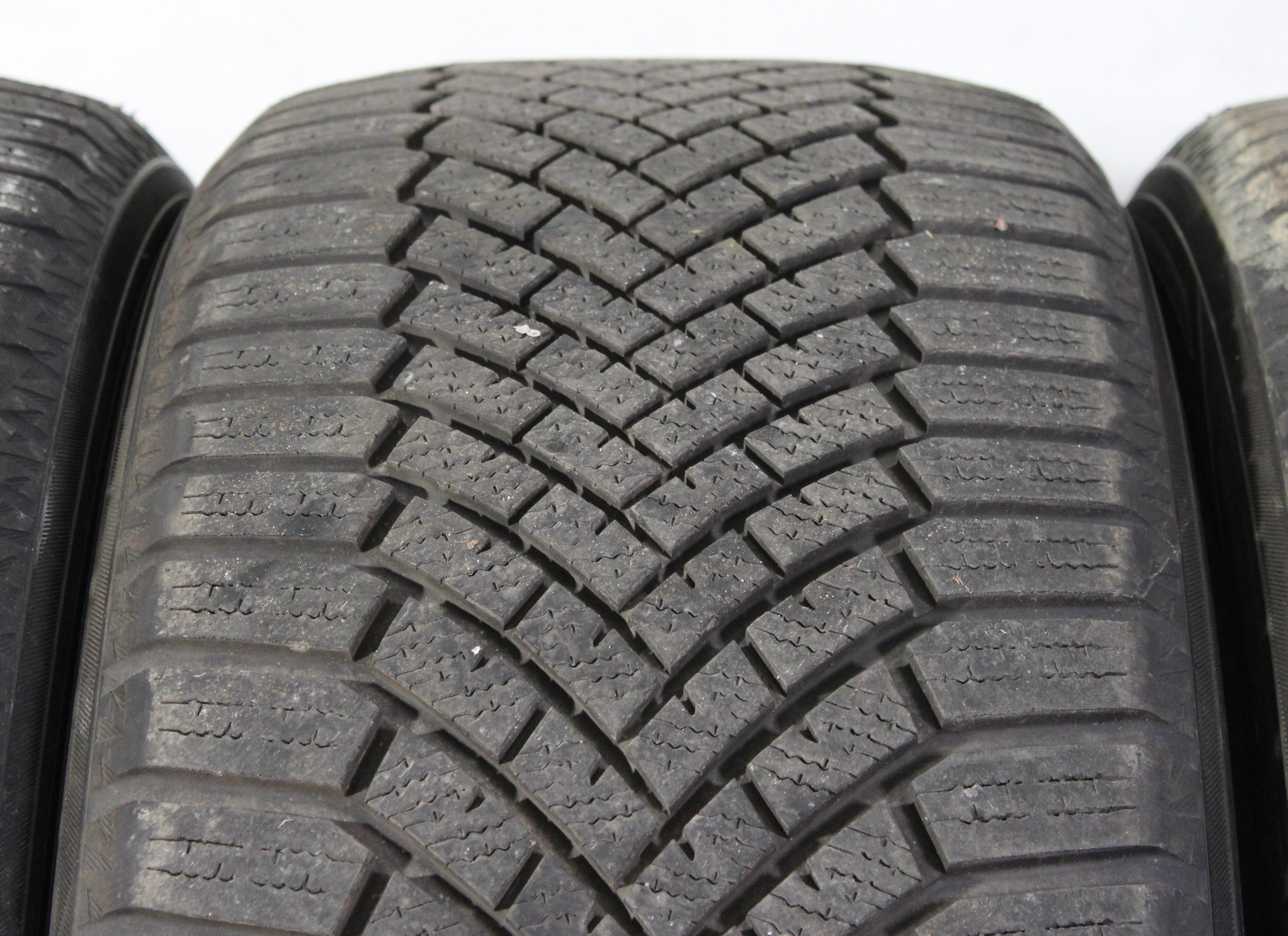 2 x 255/45R21 106V 2 x 285/40R21 109V Winterreifen Yokohama BluEarth Winter V906 SUV 7,5mm 2024 XL