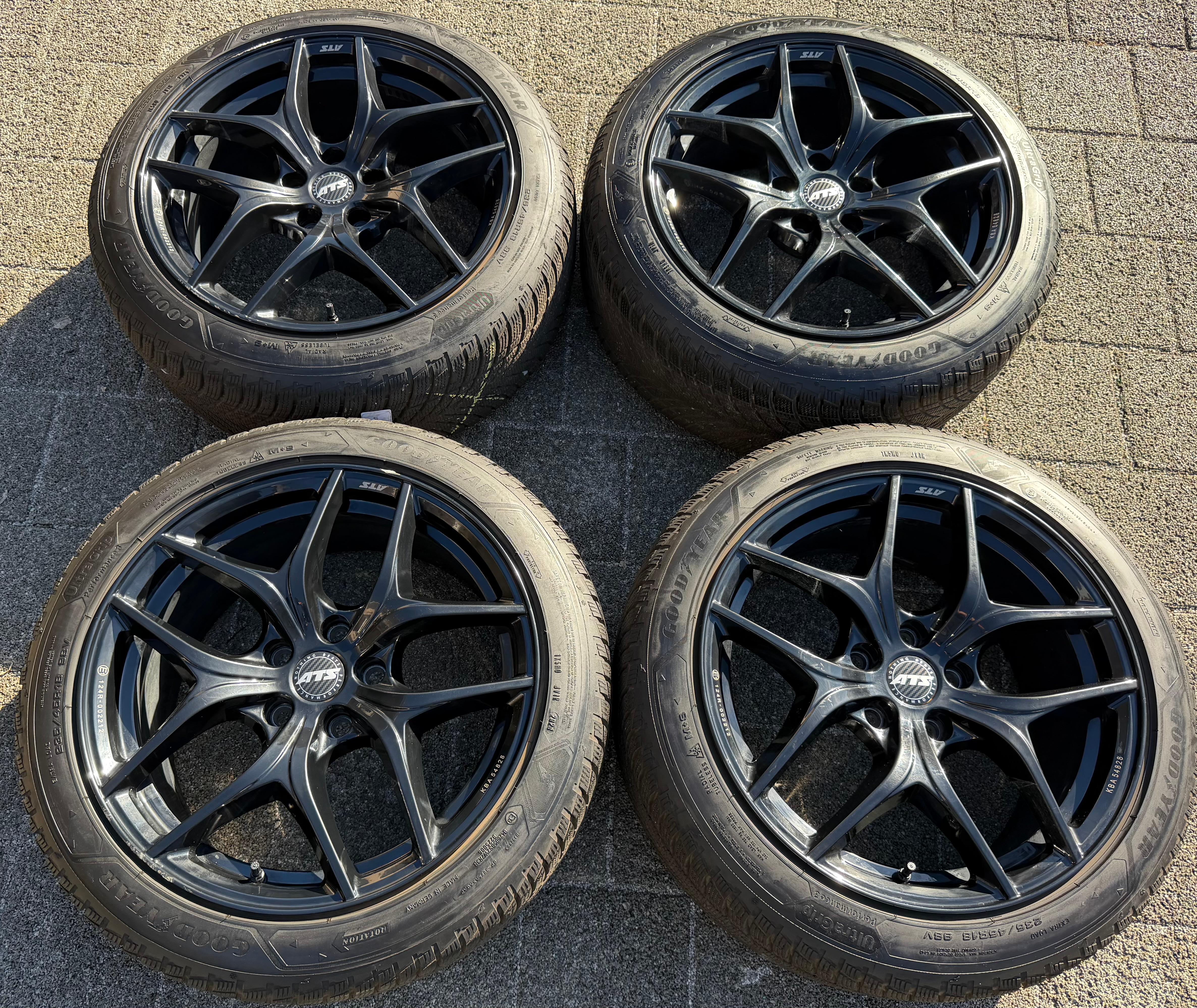 4 Alu 18" Winterräder Tesla Model 3 235/45R18 98V Goodear 2024 RDKS
