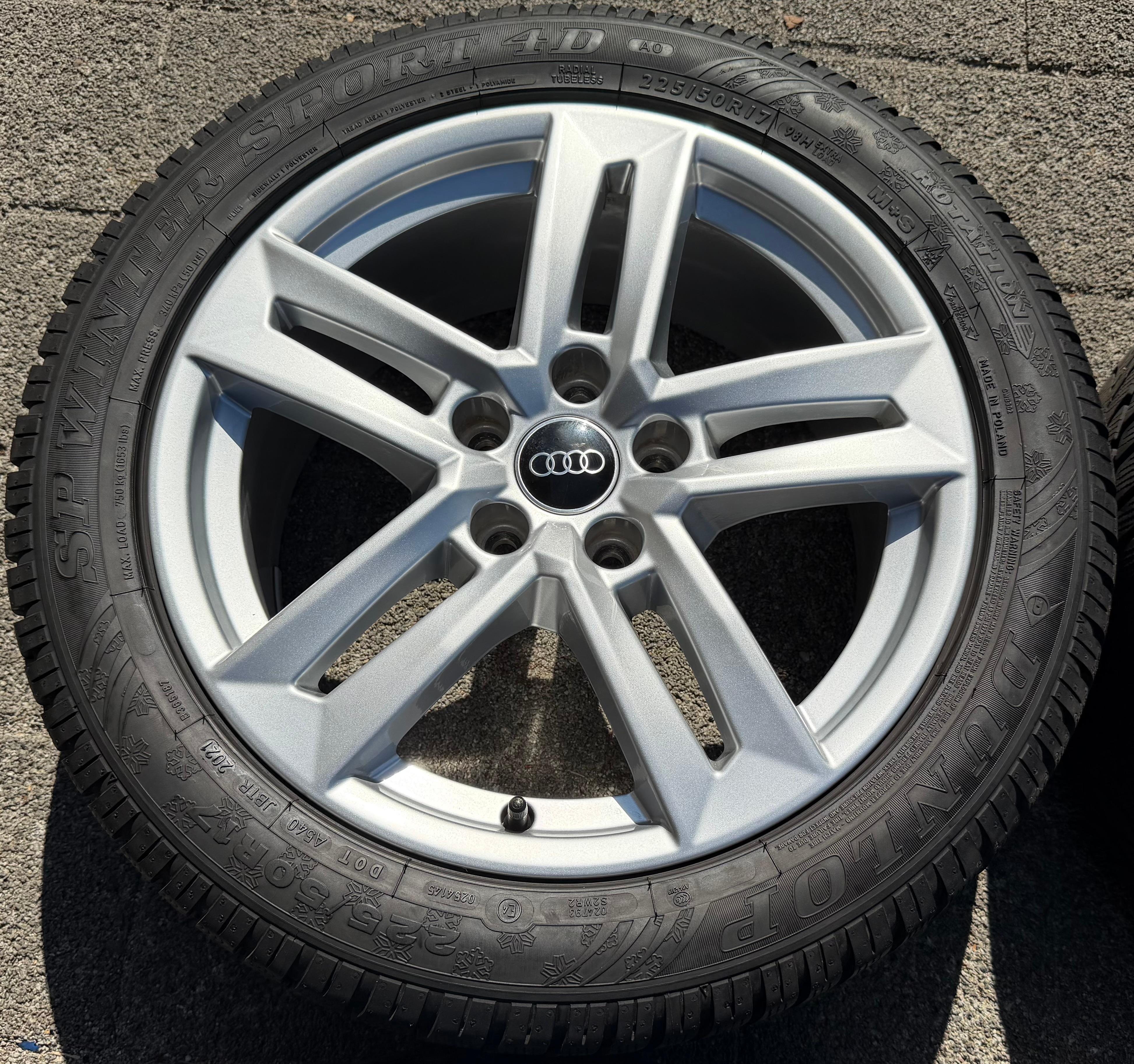 4 Original 17" Alufelgen Audi A4 8W B9 8W0601025P 7x17 ET42 Felgen
