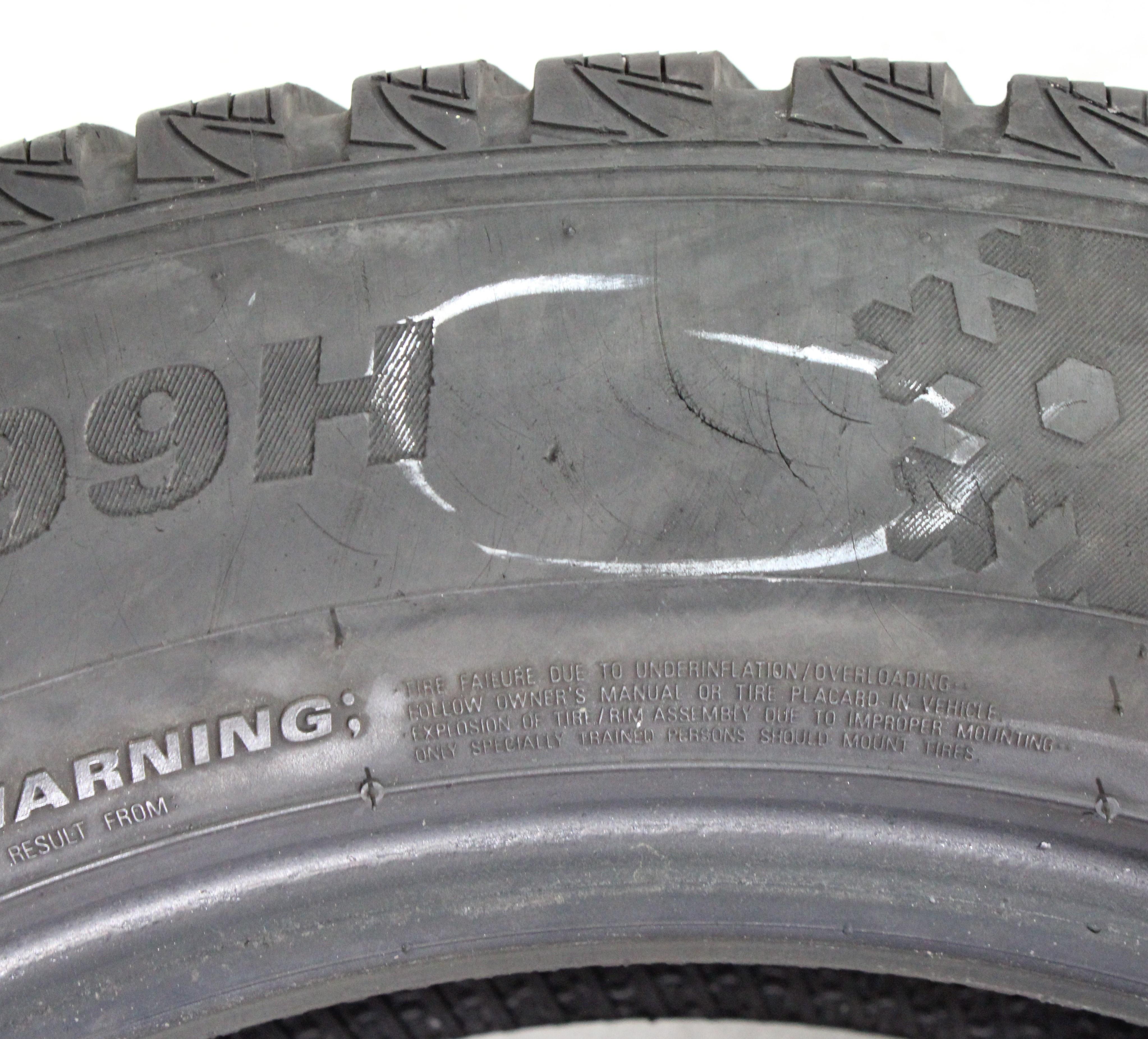 2 x 225/60R17 99H neumáticos de invierno Kumho Wintercraft WP51 5,5-6 mm 2017