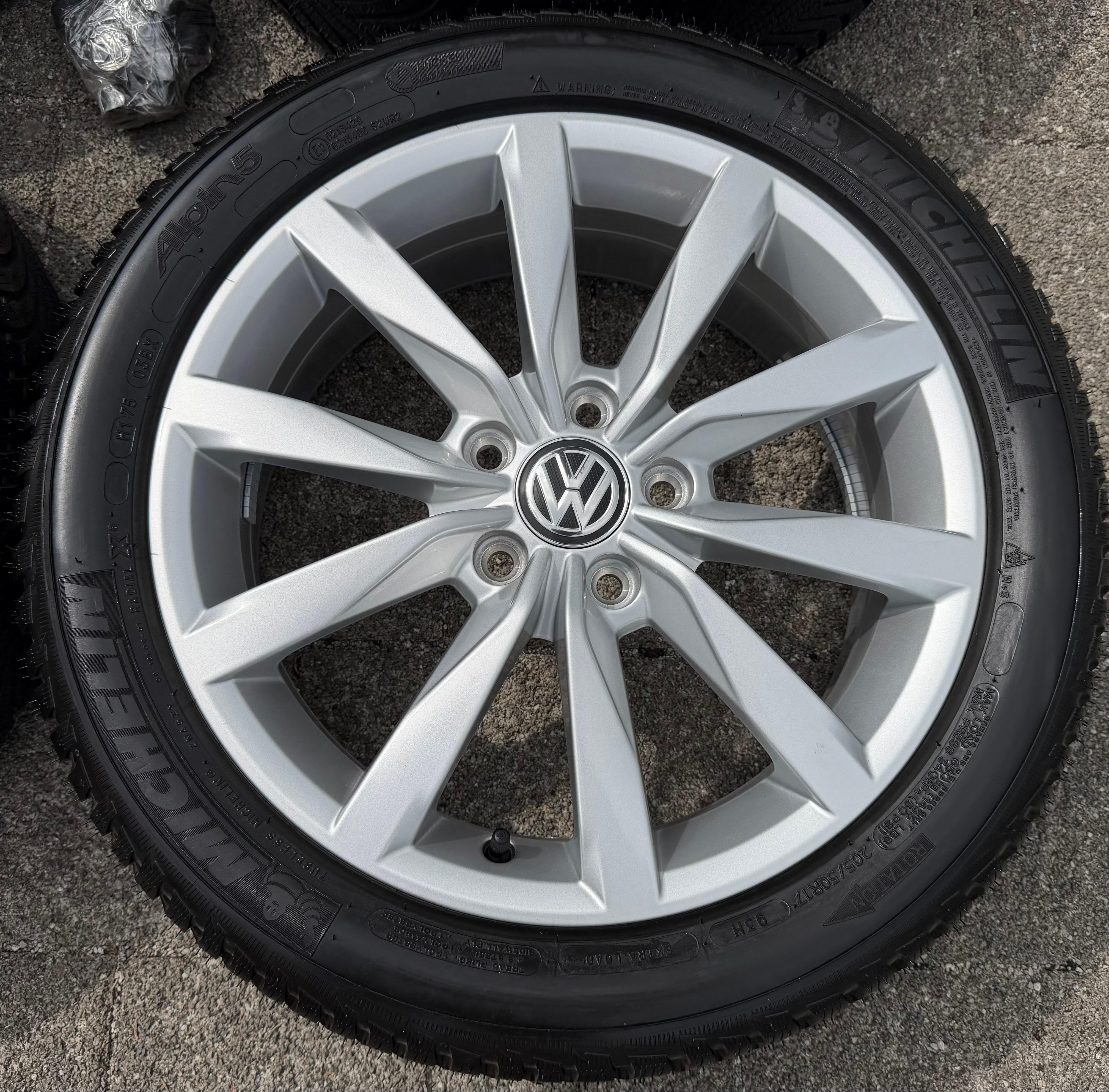 4 Original 17" Alu Winterräder VW Golf VII 7 AU 5G0601025K 205/50R17 93H Michelin