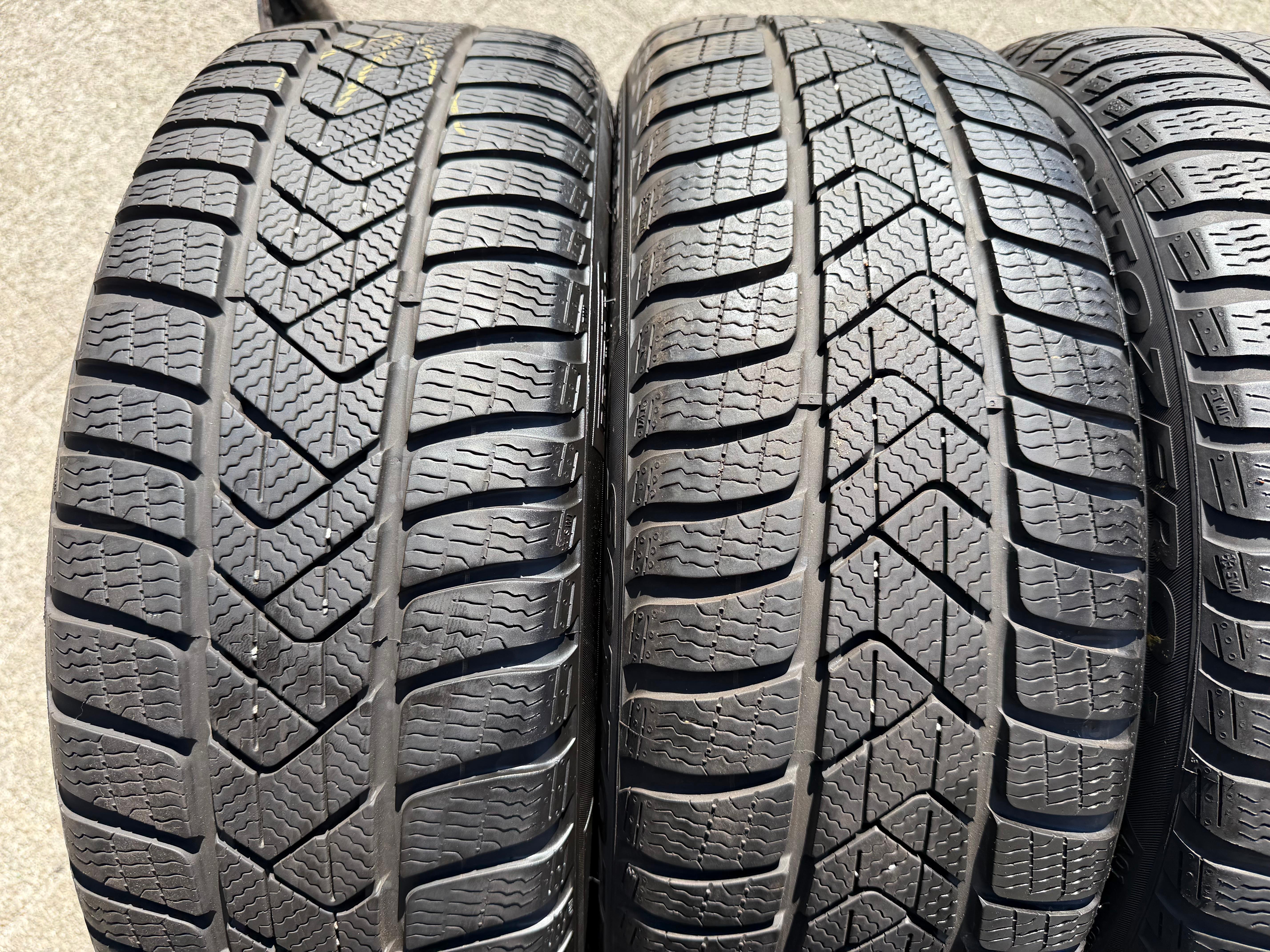 4 Original 17" Alu Winterräder Audi A3 S3 8V 8Y0601025L 205/50R17 93H Pirelli