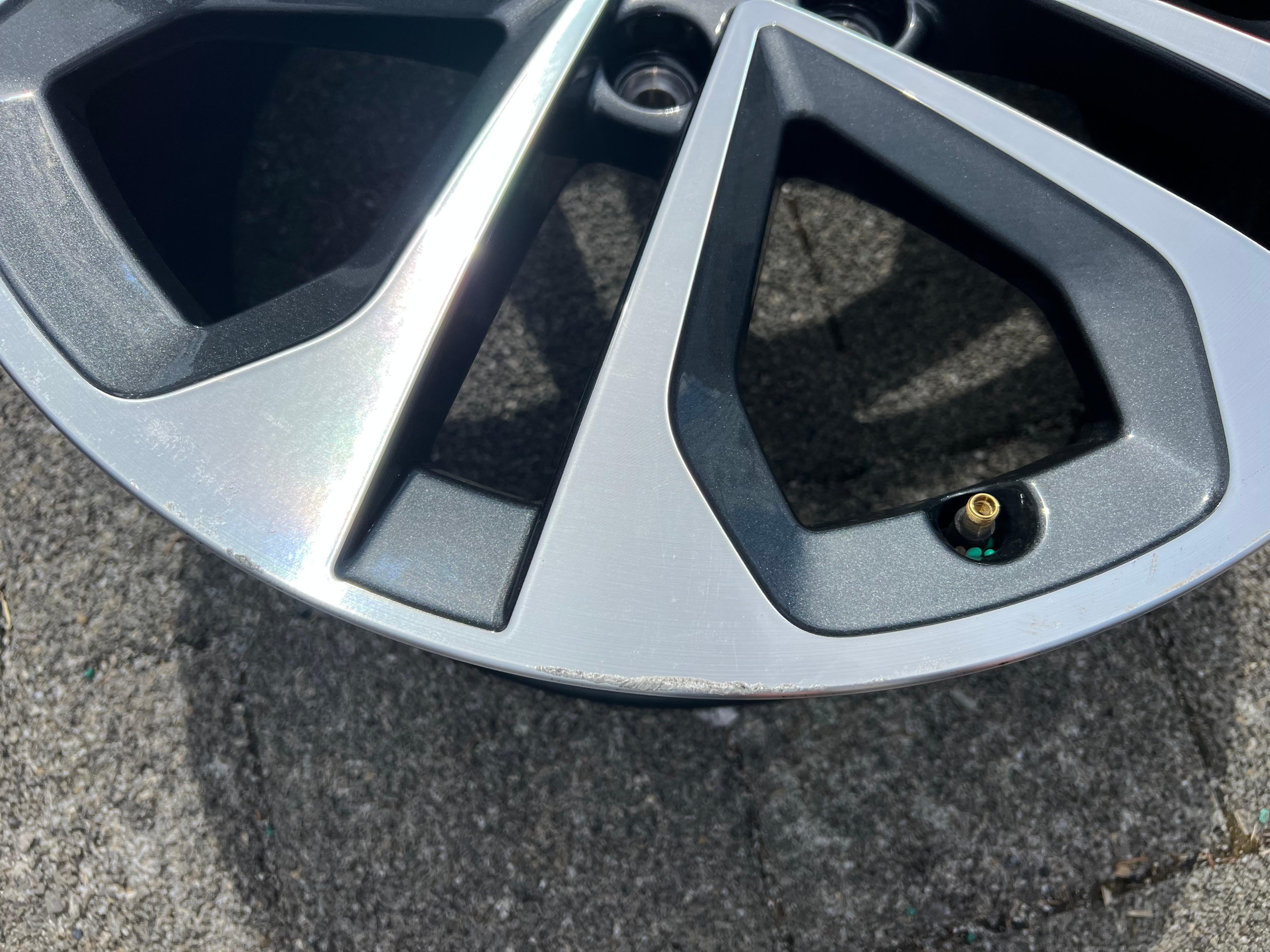 1 X ORIGINAL 18" ALUFELGE AUDI A3 S3 8Y 8Y0601025CE 8x18 ET46 FREIHAUS