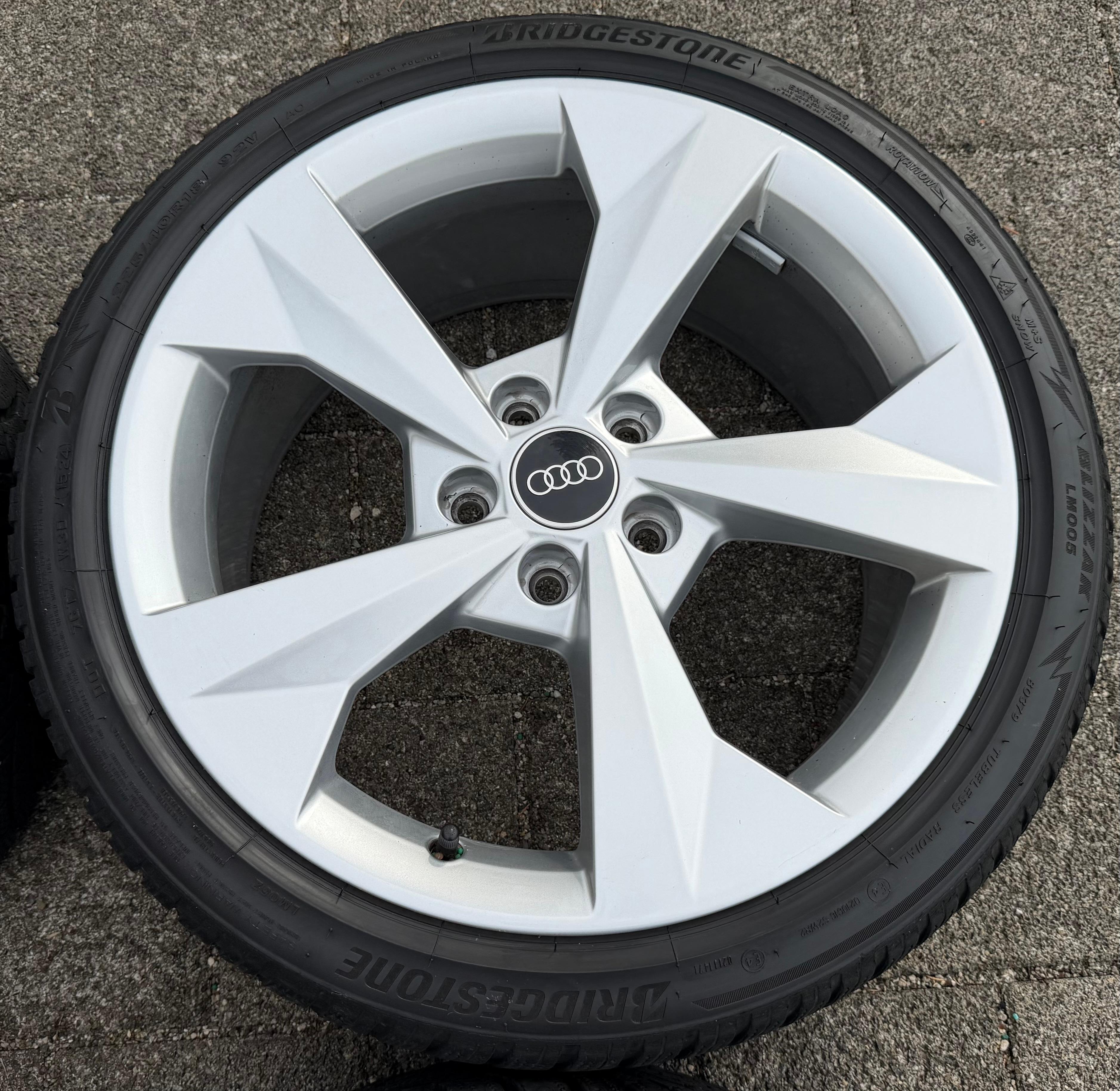 4 cerchi in lega originali da 18" per Audi A3 S3 8Y 8Y0601025J 8x18 ET46