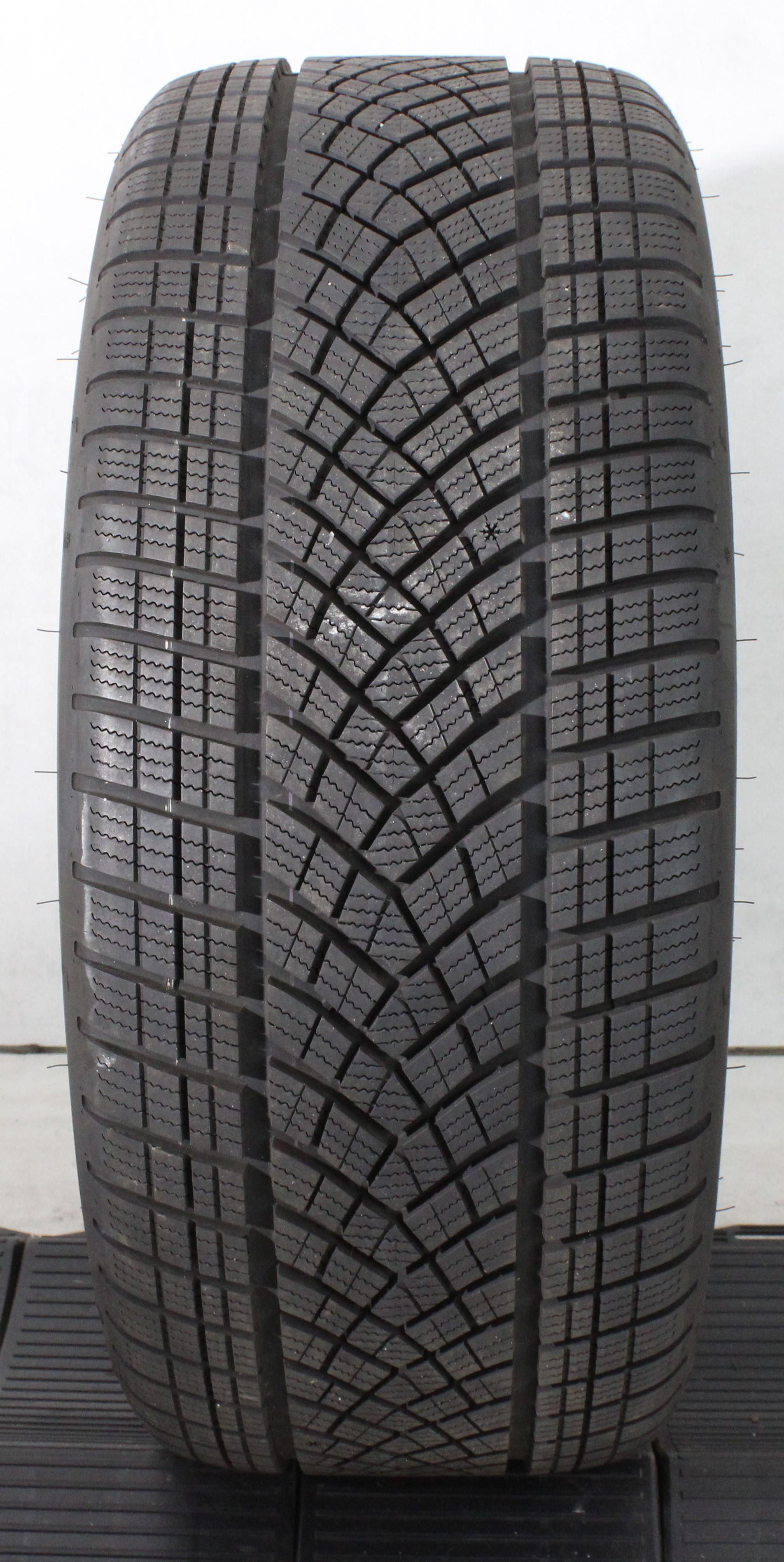 1 x 285/45R20 112H Winterreifen Goodyear Ultra Grip Performance + SUV 8mm 2024