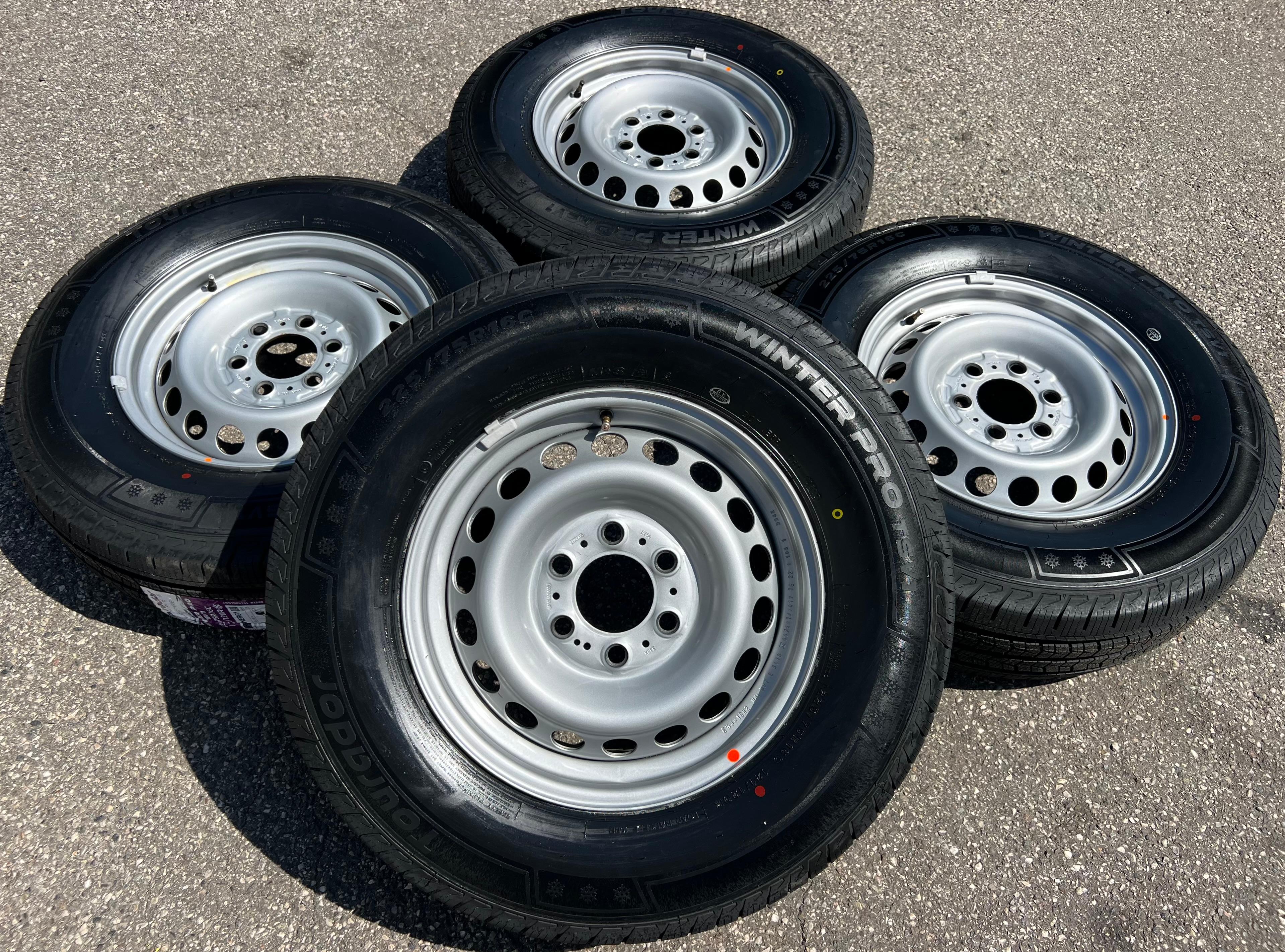 4 WINTERRÄDER MERCEDES SPRINTER W907 225/75R16C 121/120R TOURADOR 2023 NEU FREIHAUS