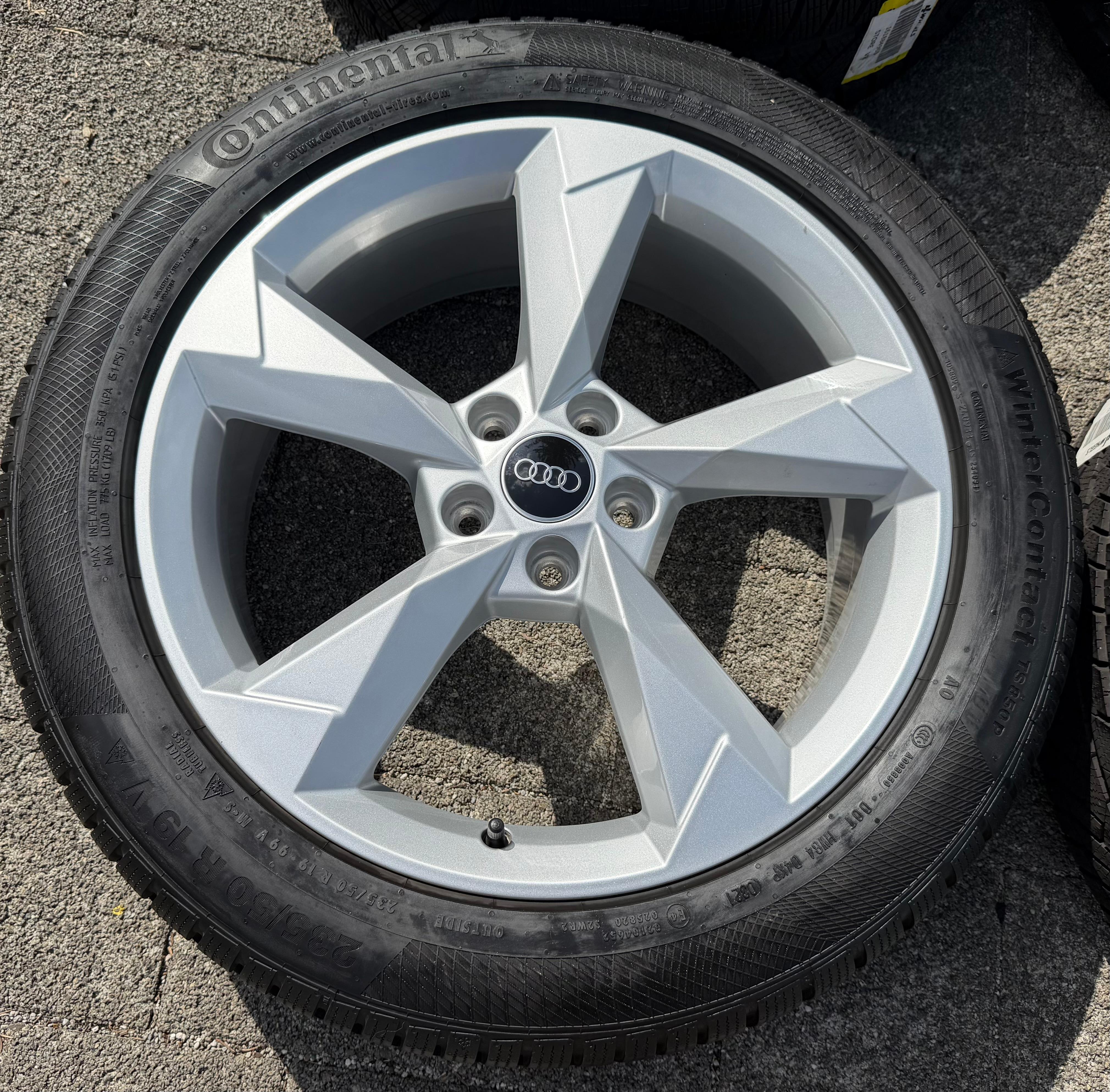 4 Original 19" Alu Winterräder Audi Q3 F3B 83A 83A601025N 235/50R19 99V Winter