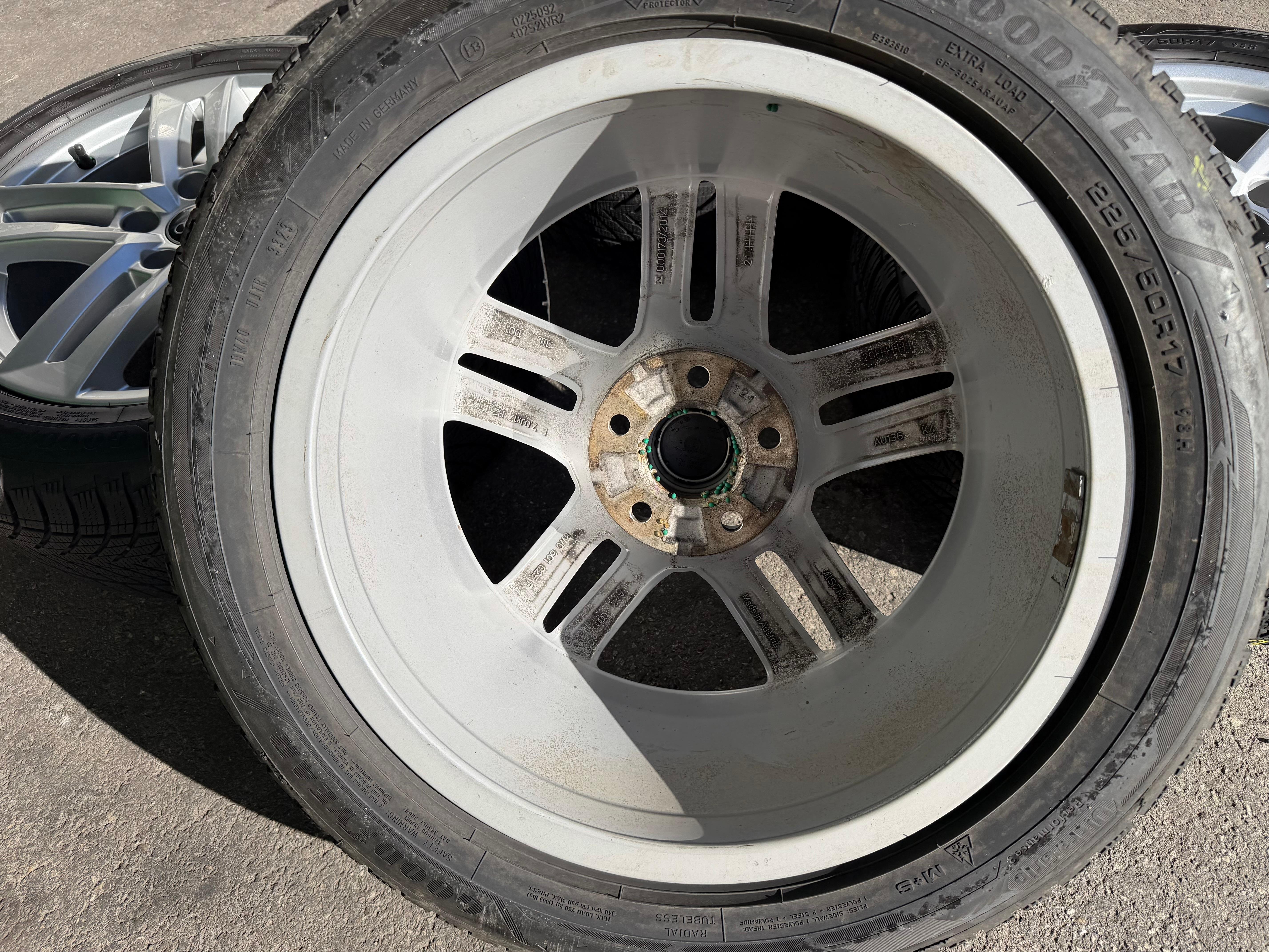 4 ruedas de invierno de aleación originales de 17" para Audi A4 B9 8W 8W0601025P 225/50R17 98H Goodyear