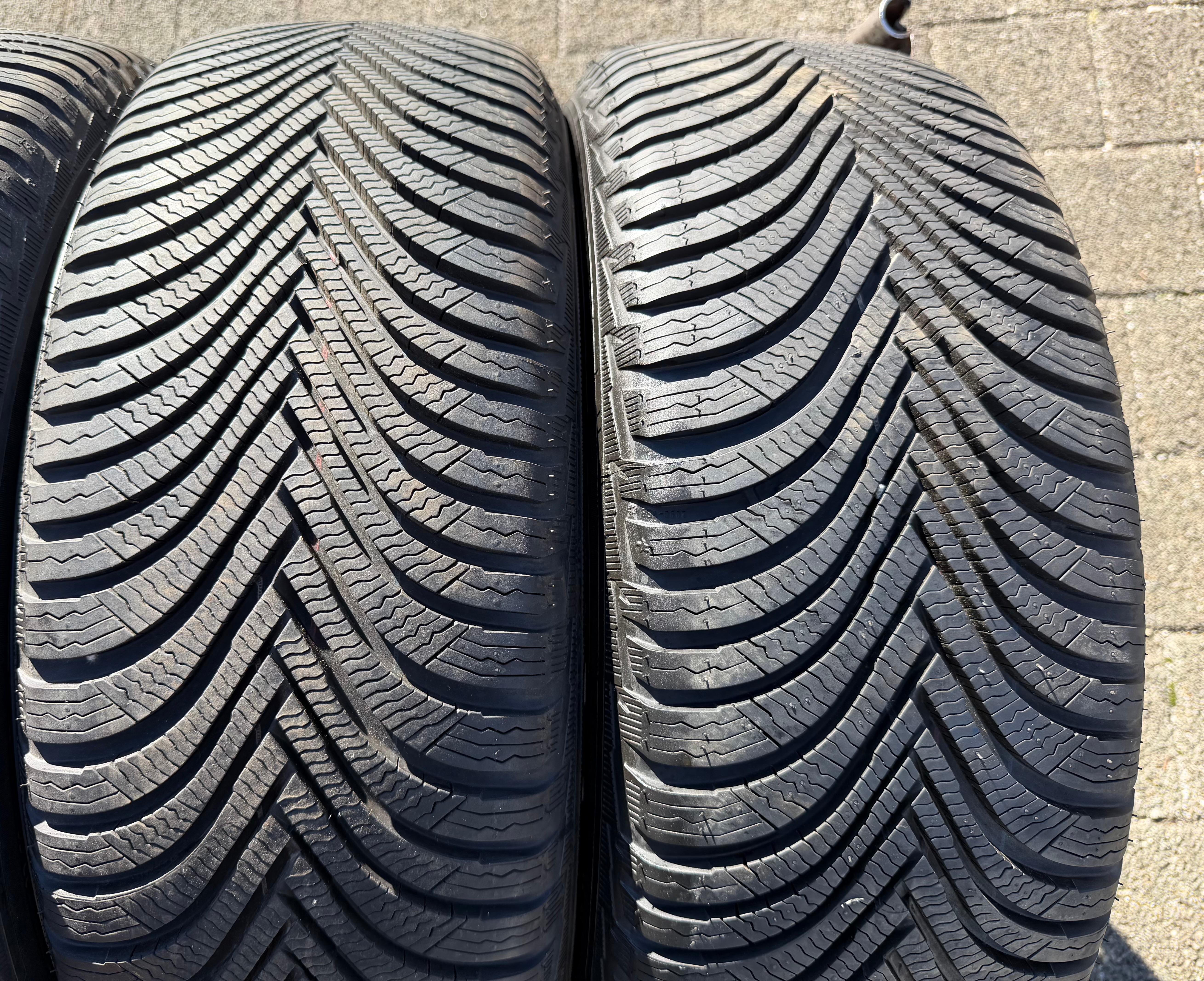 4 Original 17" Alu Winterräder Audi SQ2 GA 81A601025T 215/55R17 94V Michelin 8MM