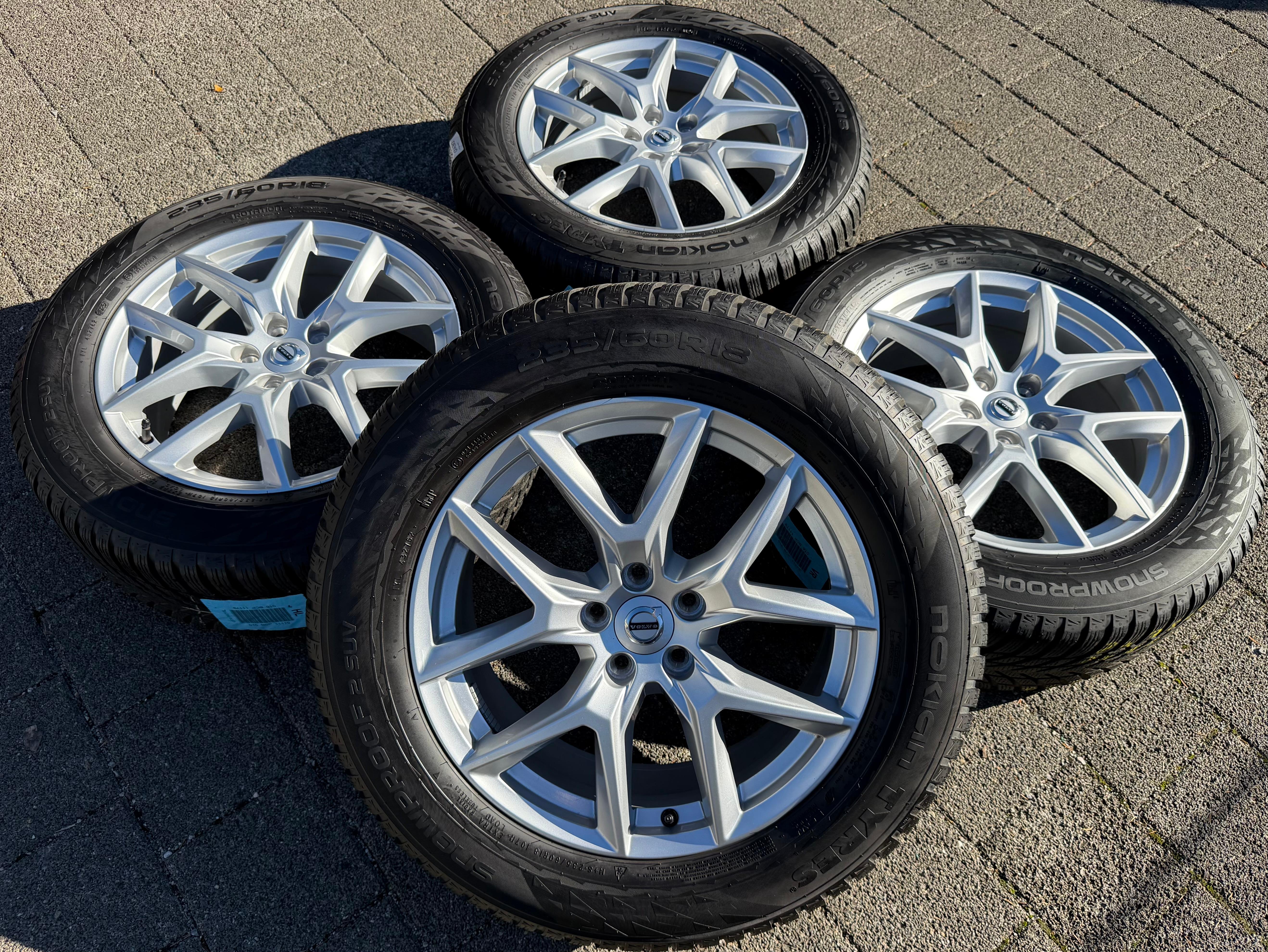 4 ruedas de invierno de aleación originales de 18" Volvo XC60 II 31423851 235/60R18 107H NOKIAN 2025