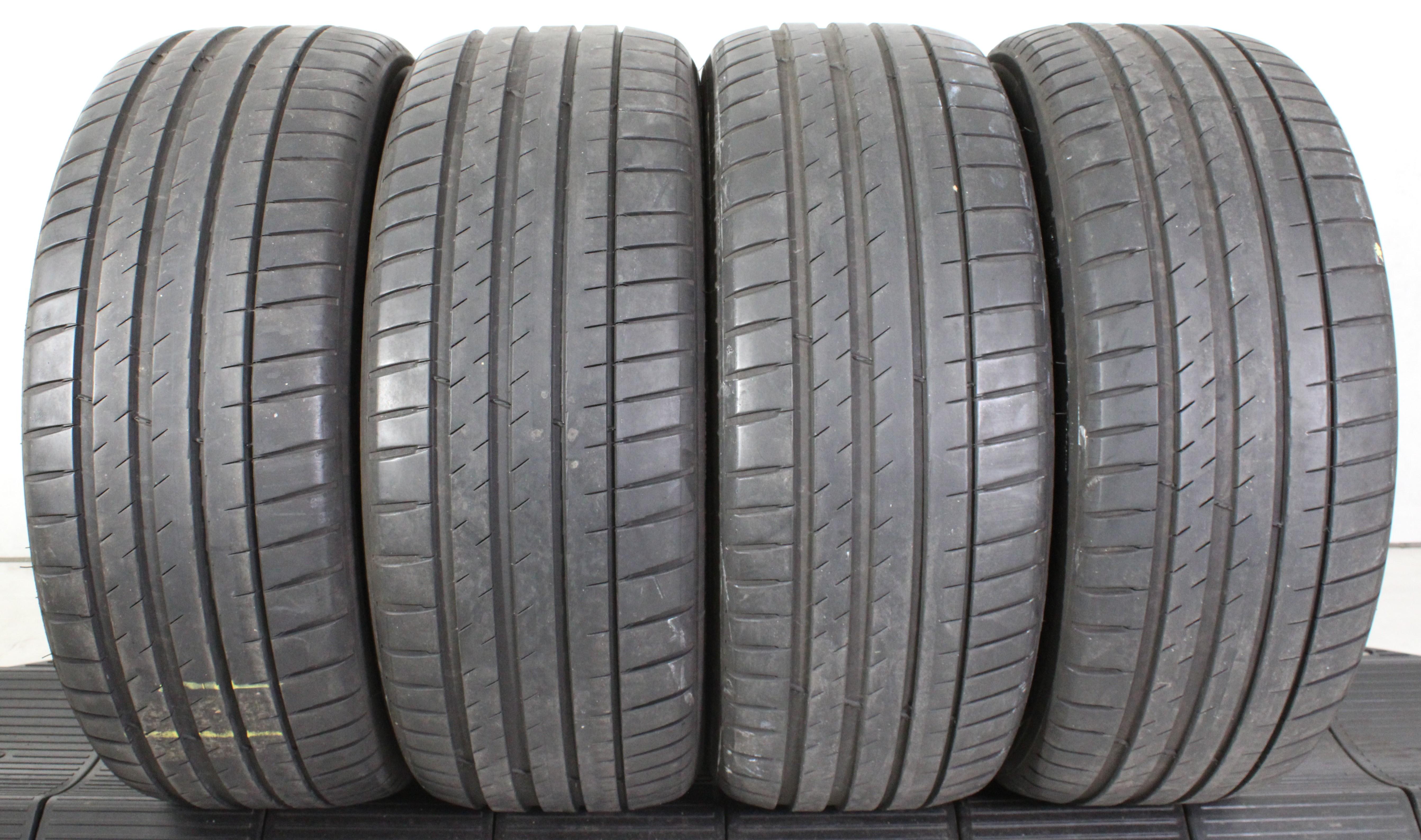 4 pneus été Michelin Pilot Sport 4 225/45R19 96W, 2 x 4,5-5 mm / 2 x 5-5,5 mm, 3 x 2020 / 1 x 2022 *