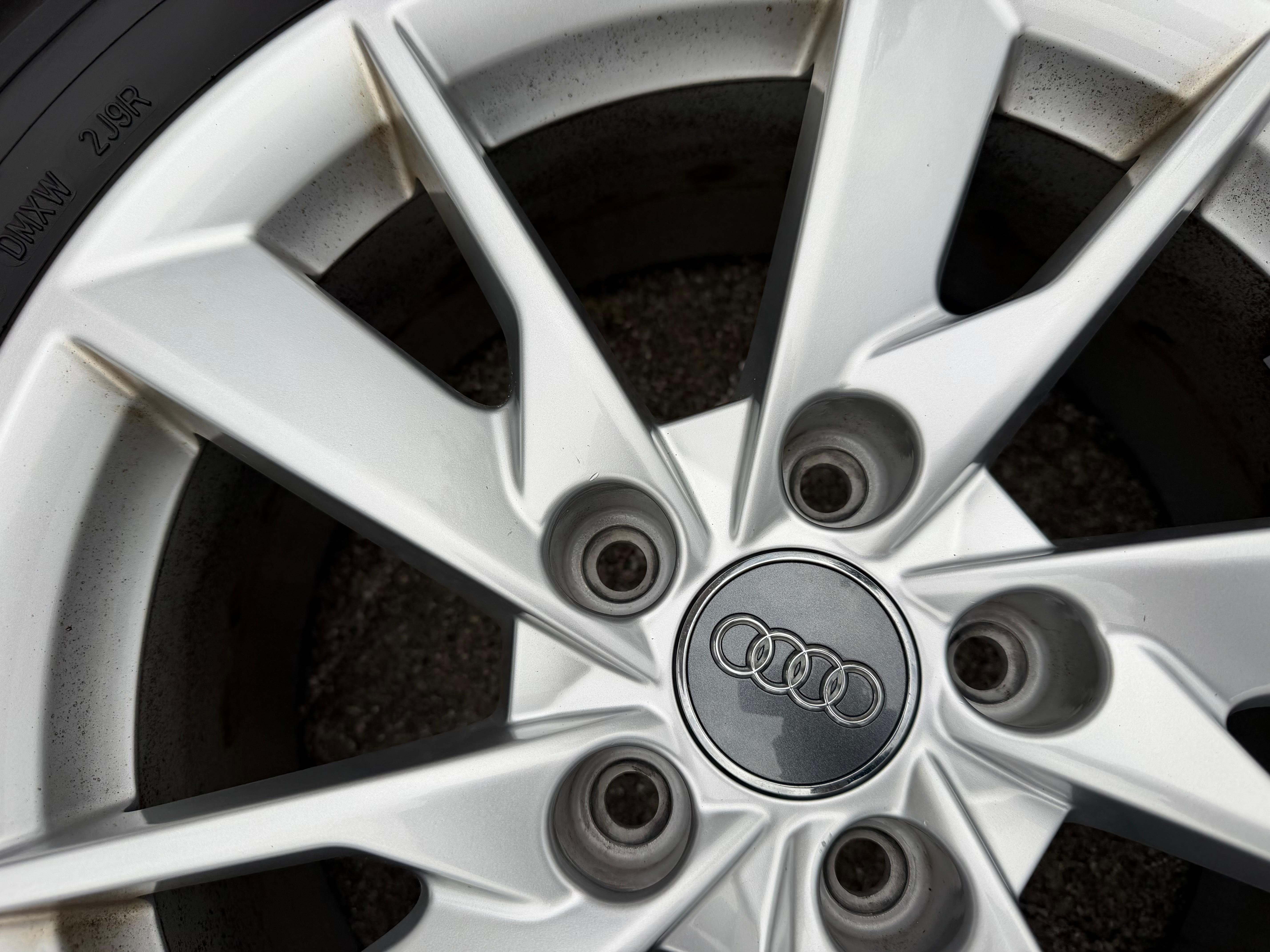 4 Original Alu Winterräder Audi A4 8W B9 8W0601025A 205/60R16 92H Dunlop