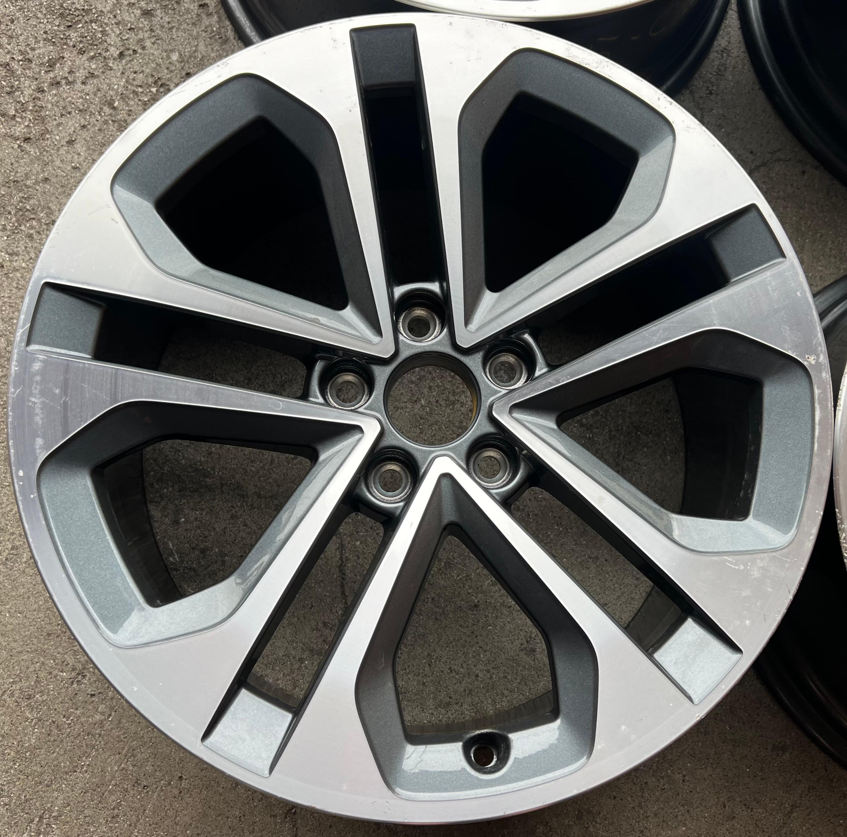 4 ORIGINAL 18" ALUFELGEN AUDI A3 S3 8Y 8Y0601025CE 8x18 ET46 FREIHAUS