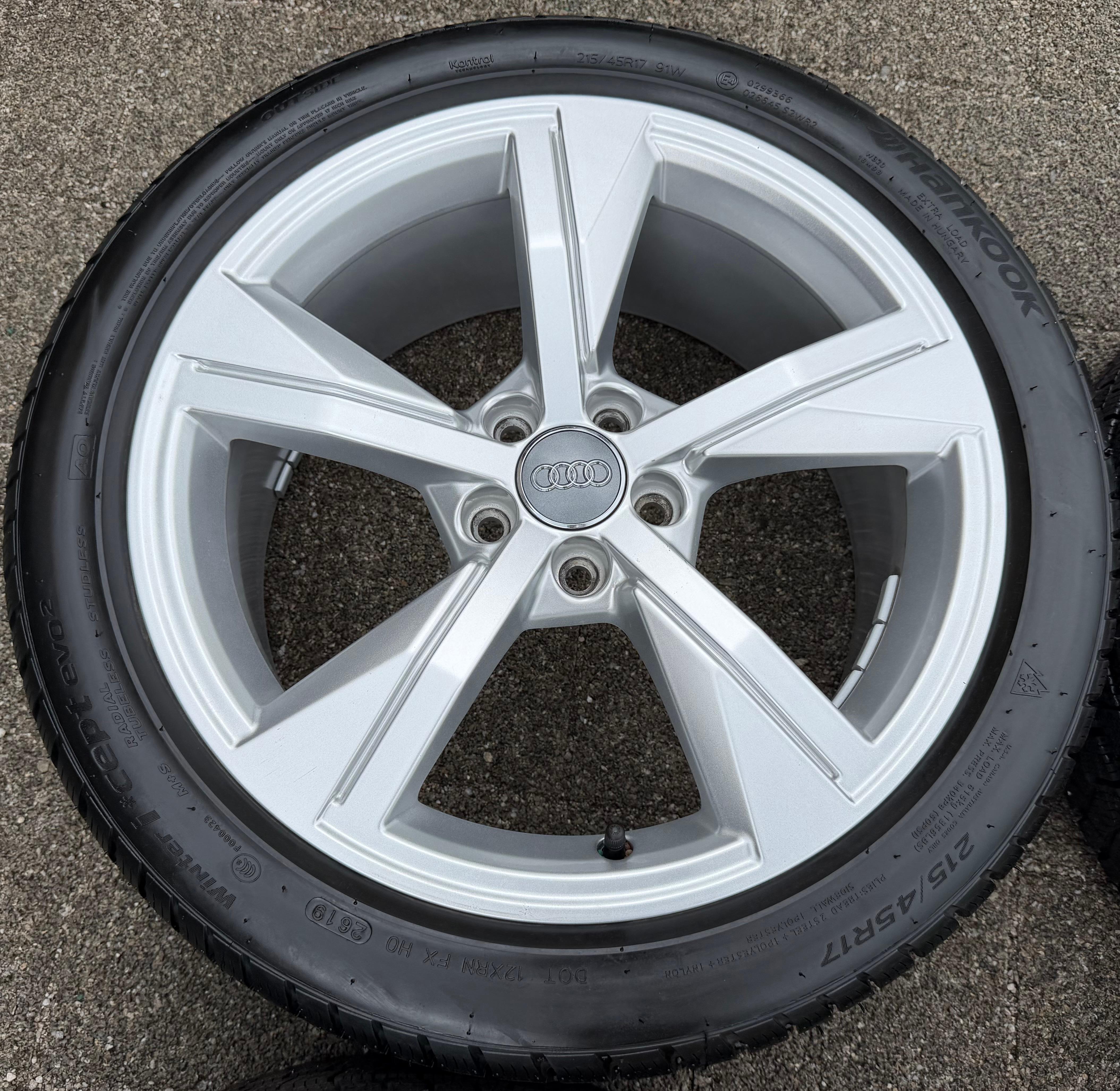 4 RUOTE IN LEGA ORIGINALI DA 17" PER AUDI A1 S1 GB 82A601025G 215/45R17 91W HANKOOK