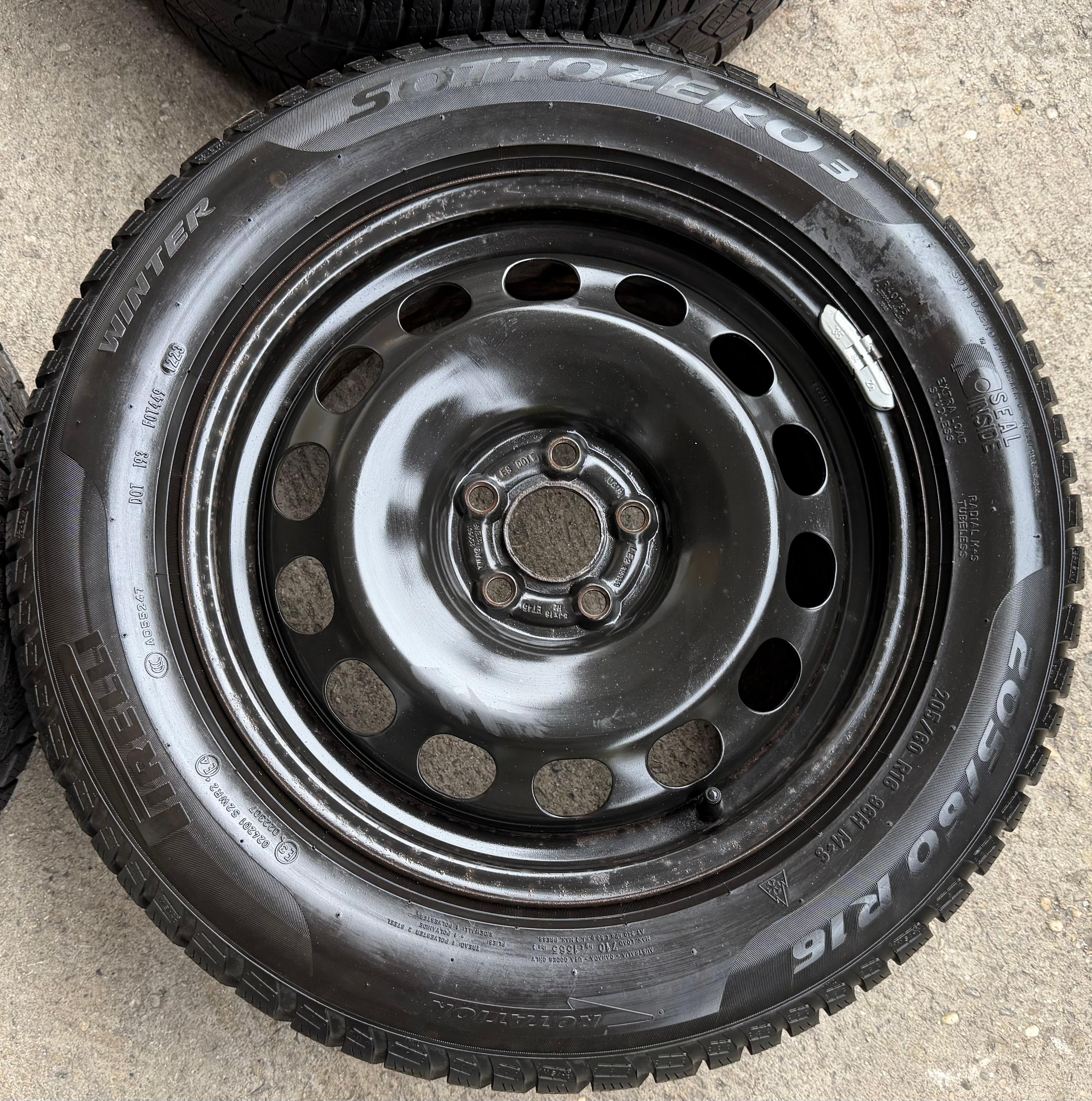 4 Original 16" Winterräder VW T-Cross C1 205/60R16 96H 2Q0601027E Pirelli