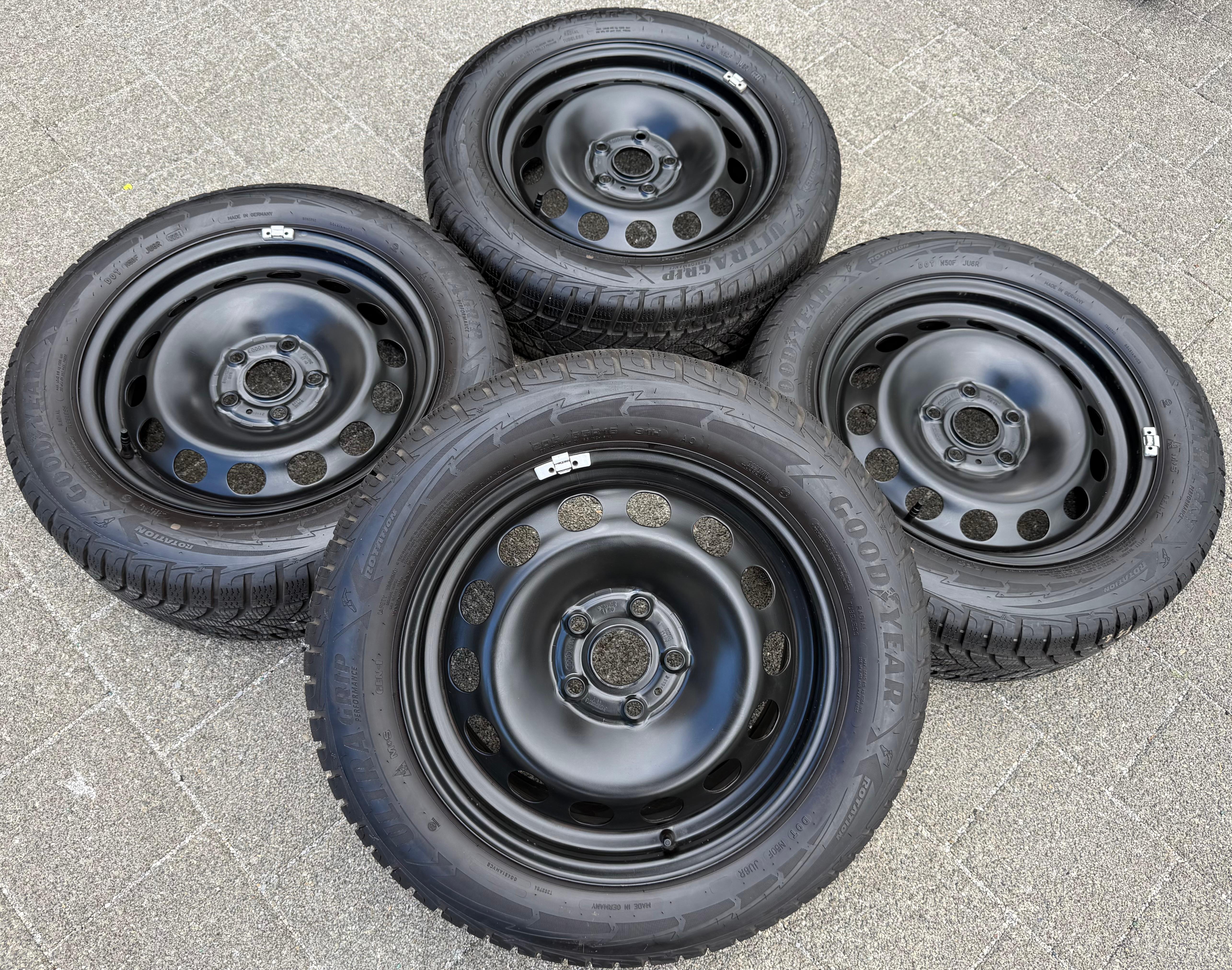 4 Winterräder Audi A3 8V Sportback Cabrio  205/55R16 91H Goodyear 8V0601027A