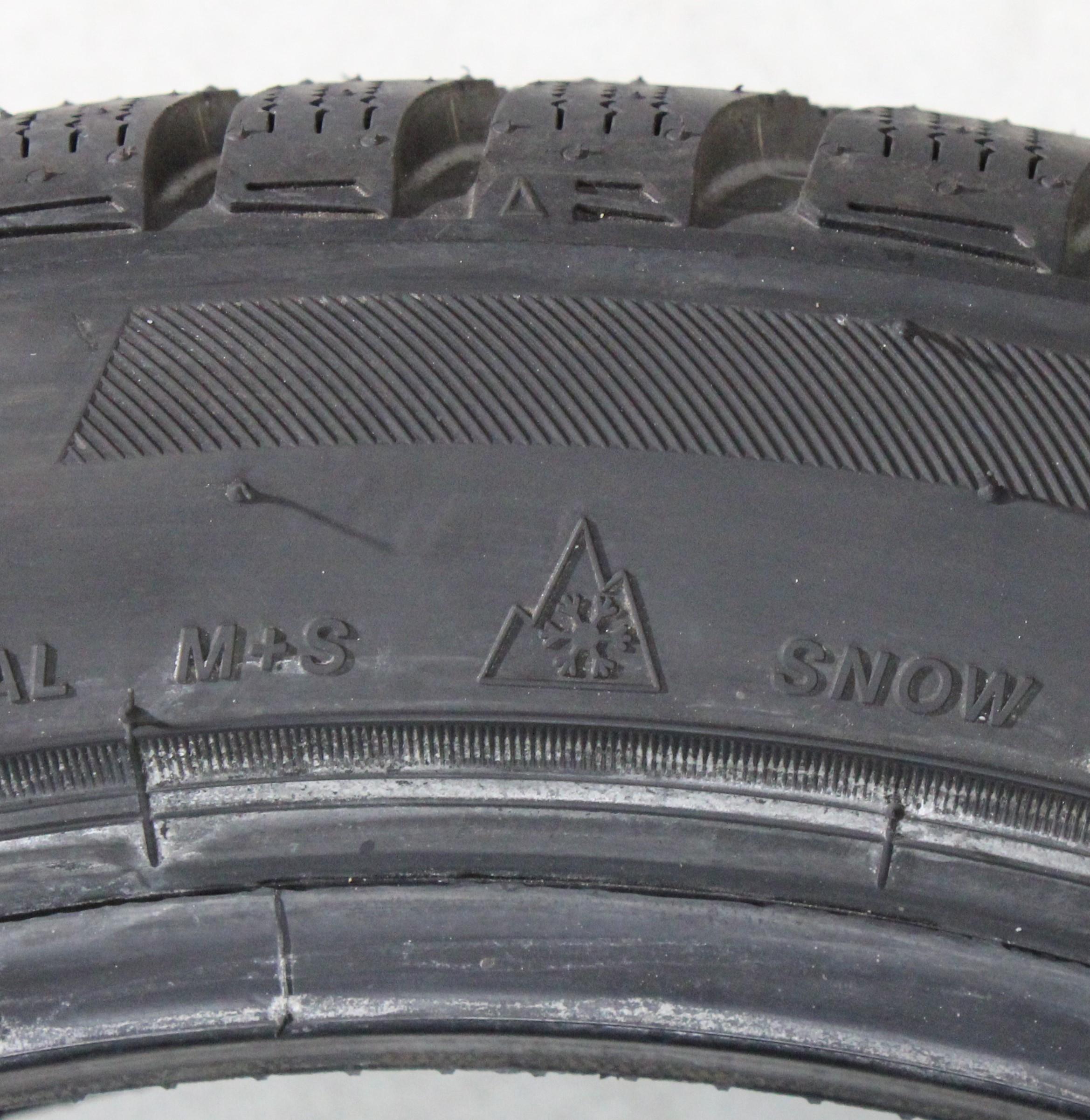 2 x 225/45R18 95H pneumatici invernali Bridgestone Blizzak LM-32 AO battistrada completo 2021