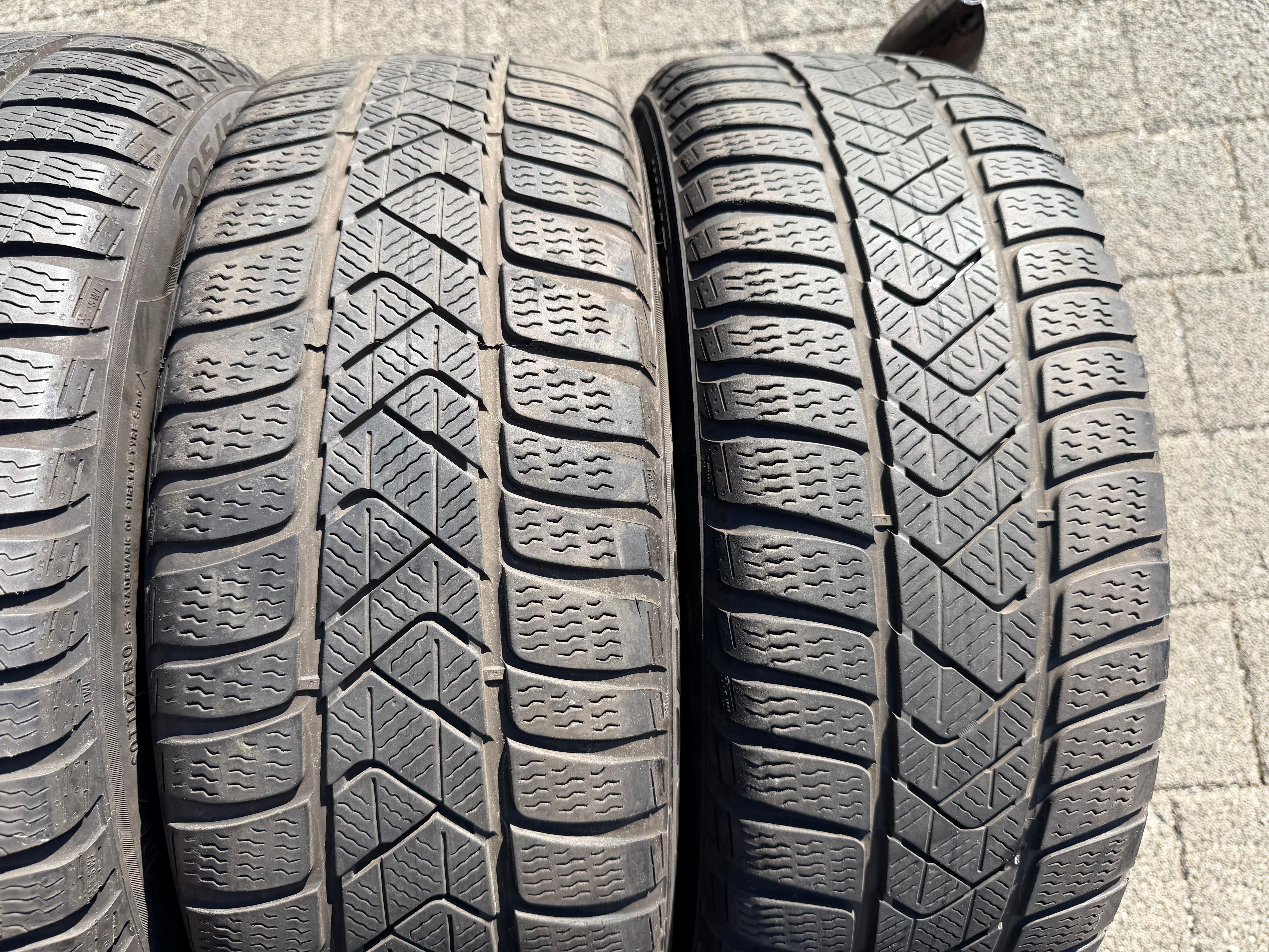 4 Original 17" Alu Winterräder Audi A3 S3 8Y 8Y0601025L 205/50R17 93H Pirelli