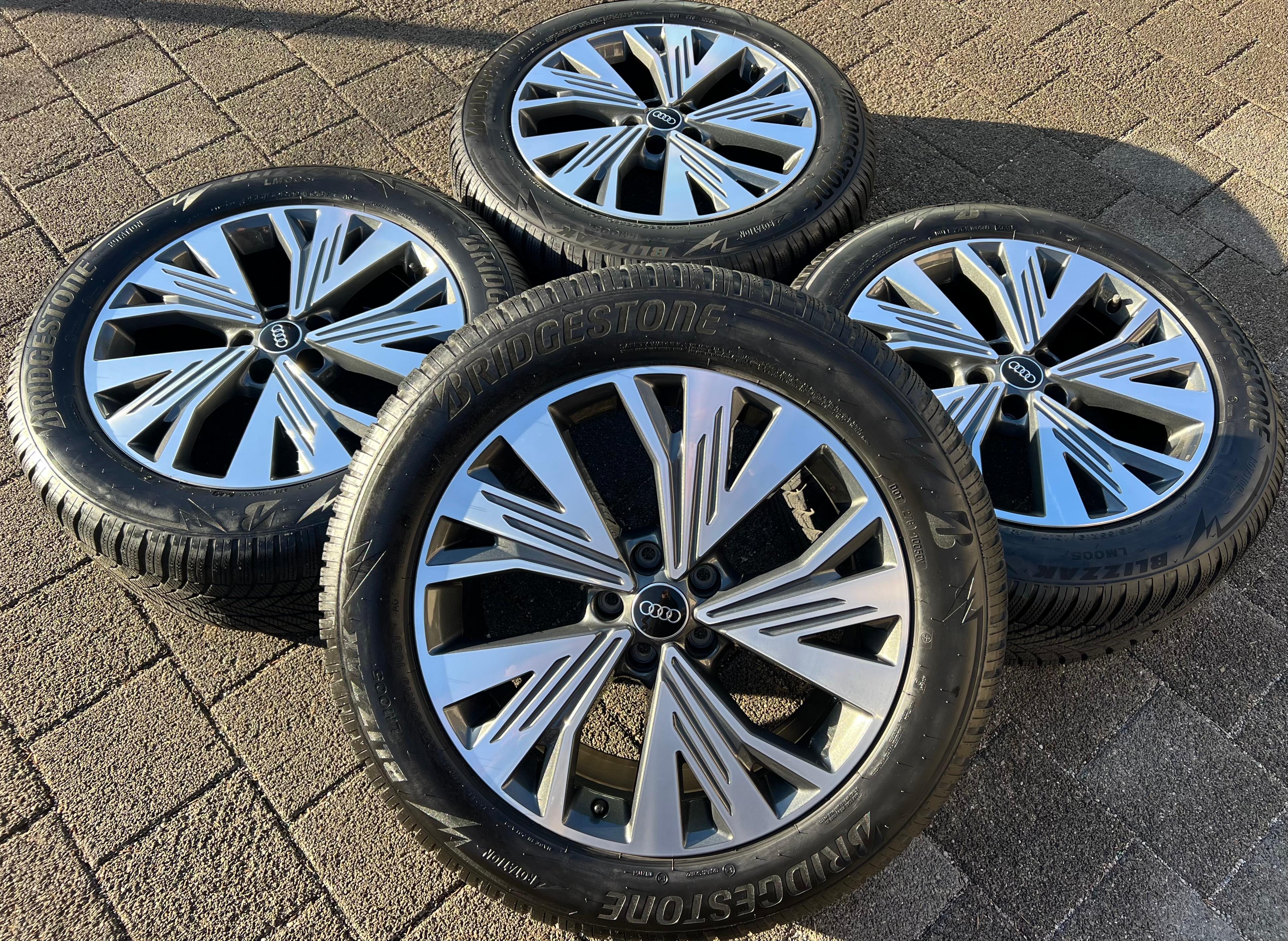4 ORIGINAL 19" ALU WINTERRÄDER AUDI Q4 E-TRON 235/55R19 101T 255/50R19 103T 2024