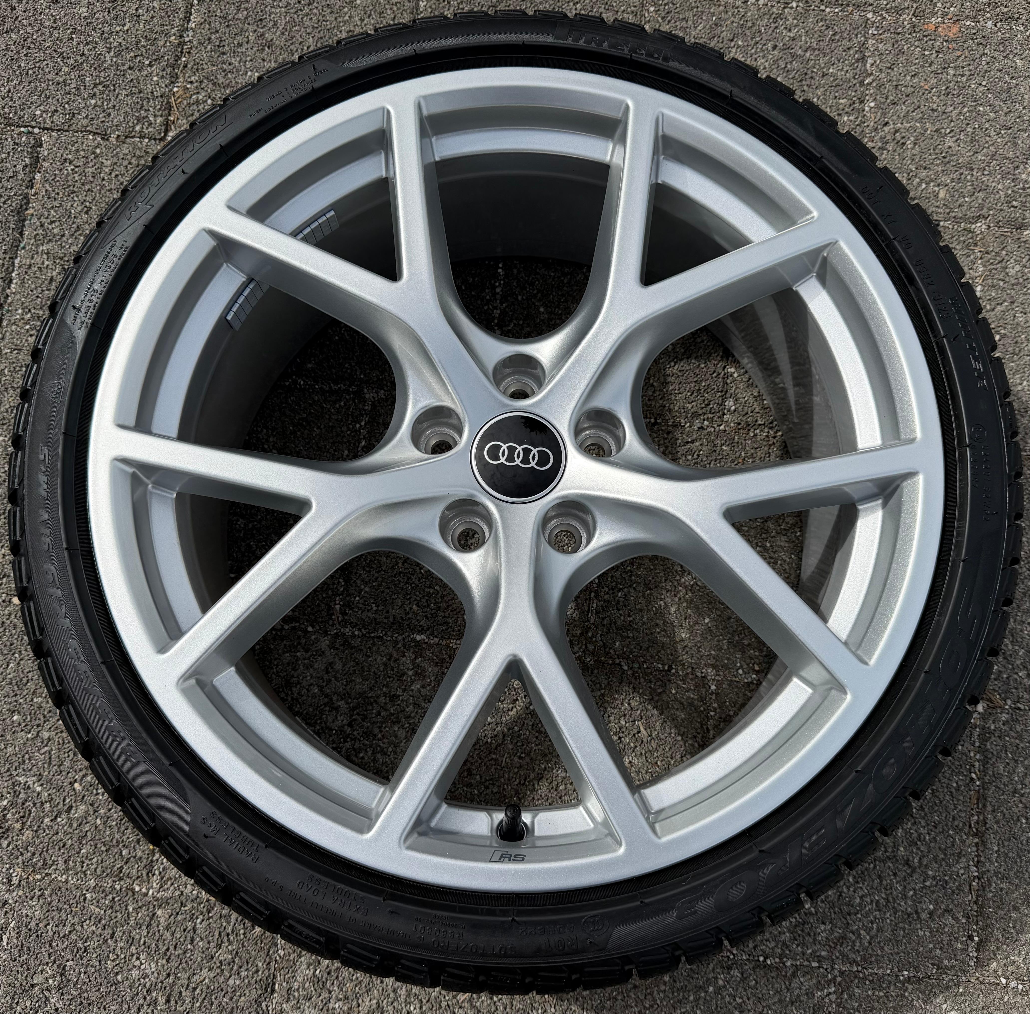 1 jante alu d'origine Audi RS3 19 pouces 8Y 8Y0601025BT 8x19 ET25 NEUVE
